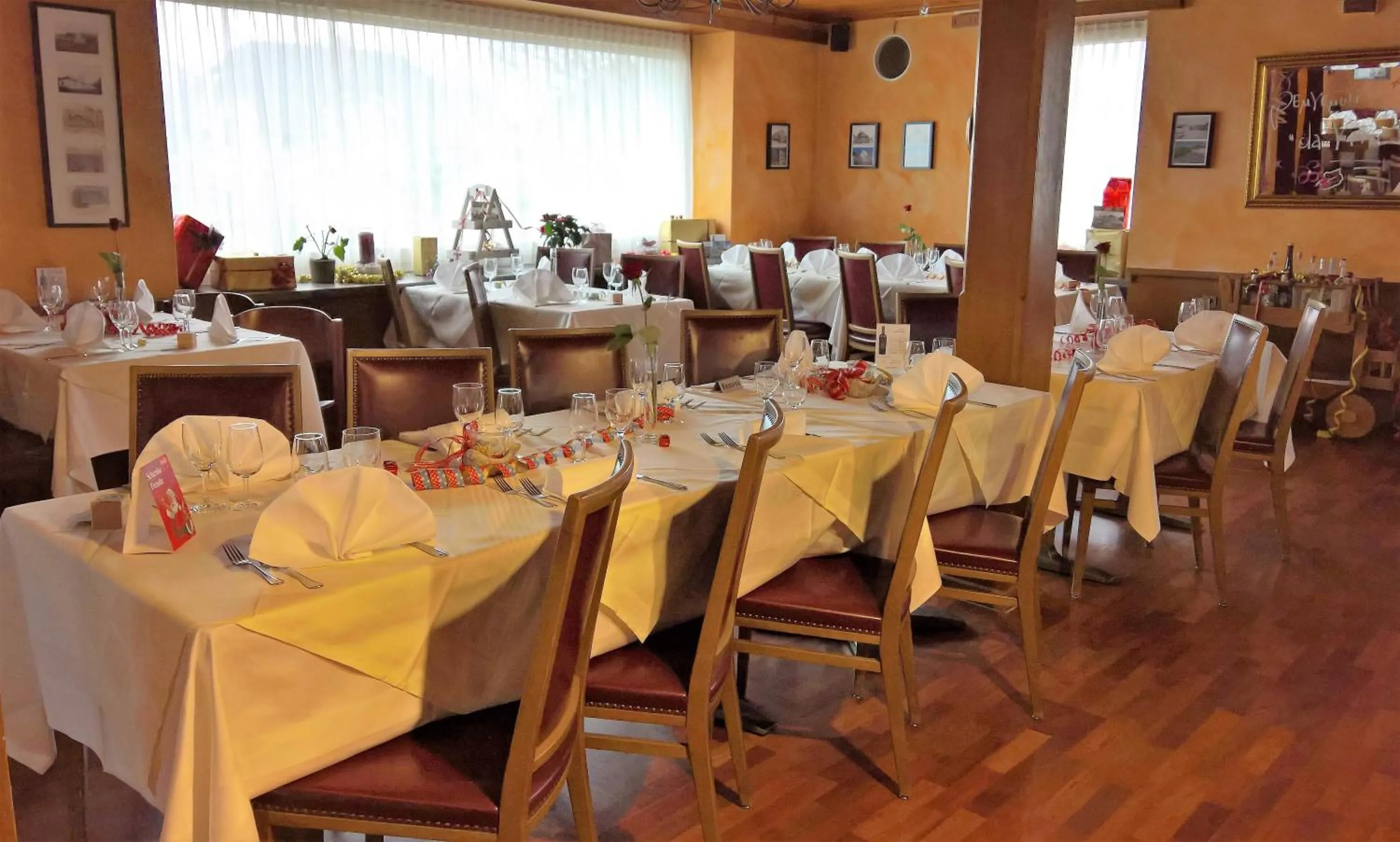 Restaurant/places to eat in Hotel Römerbad