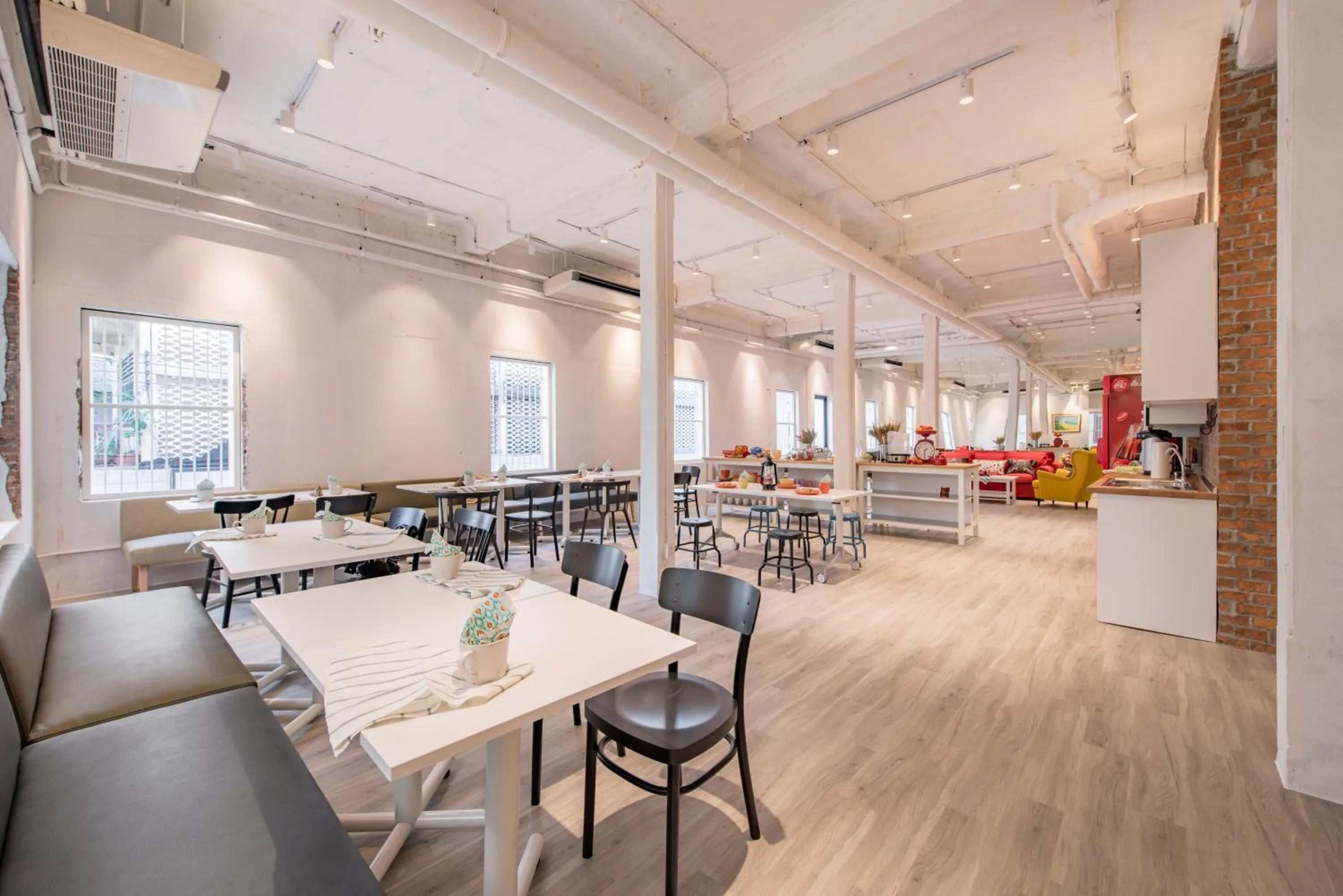 Dining area in Norn Yaowarat Hotel