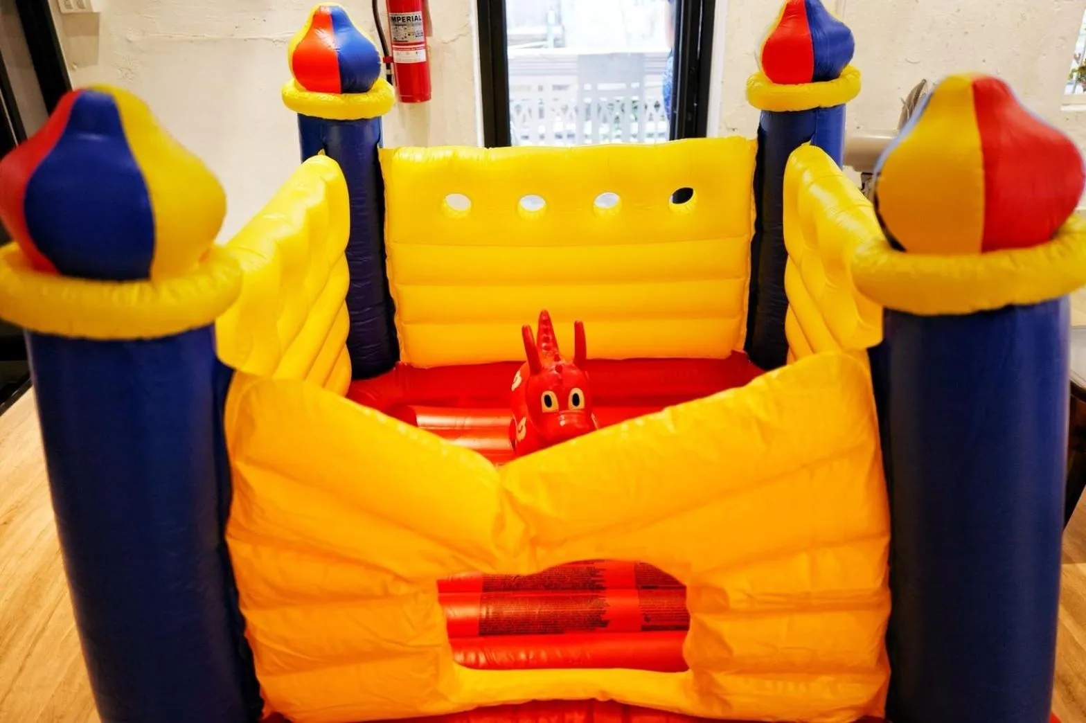 Decorative detail in Norn Yaowarat Hotel