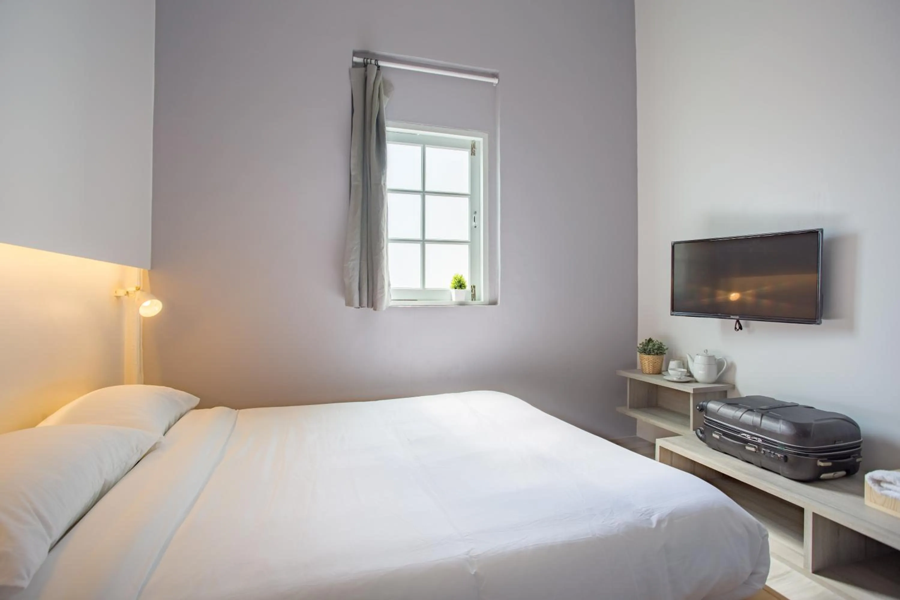 Photo of the whole room, Bed in Norn Yaowarat Hotel