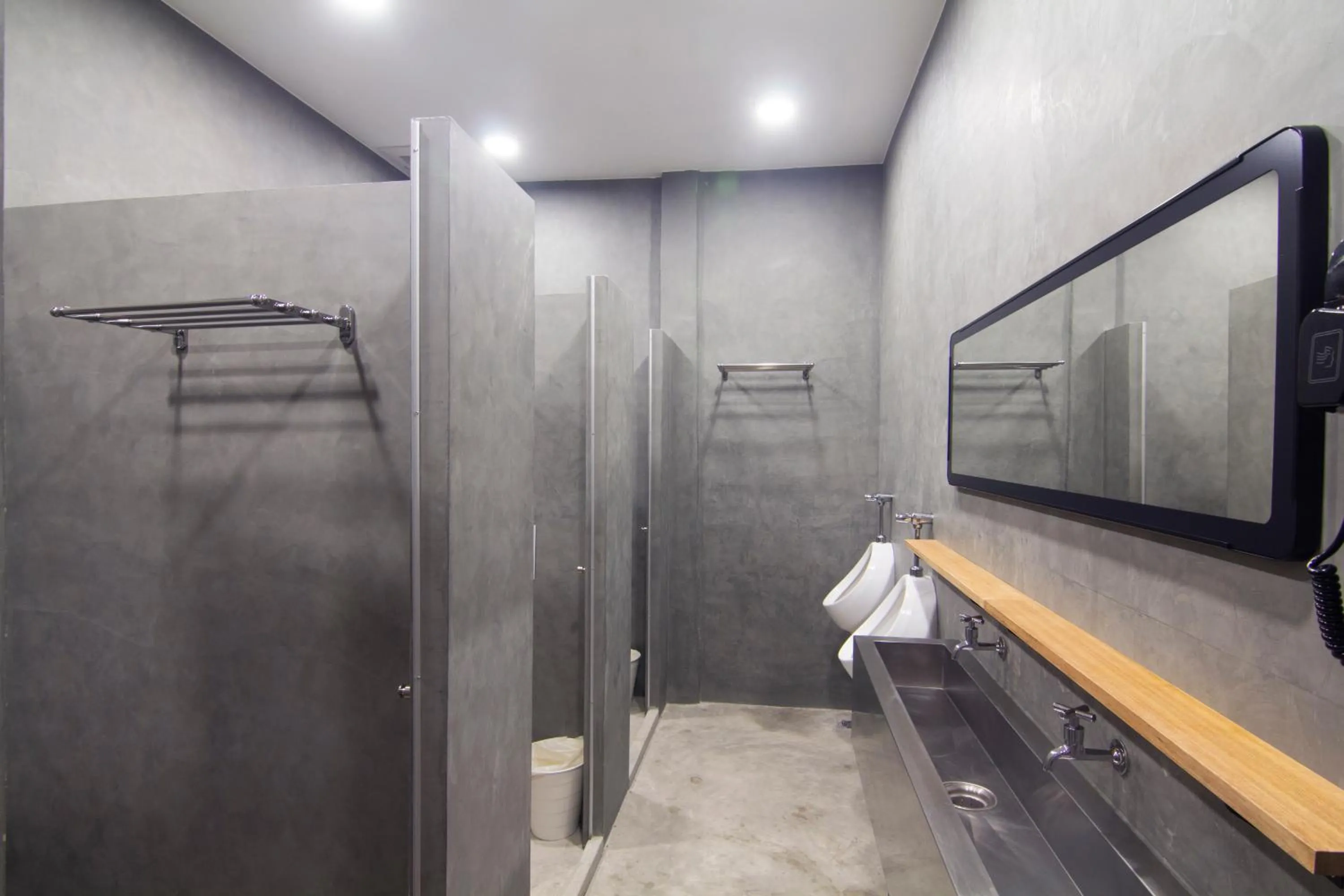 Bathroom in Norn Yaowarat Hotel