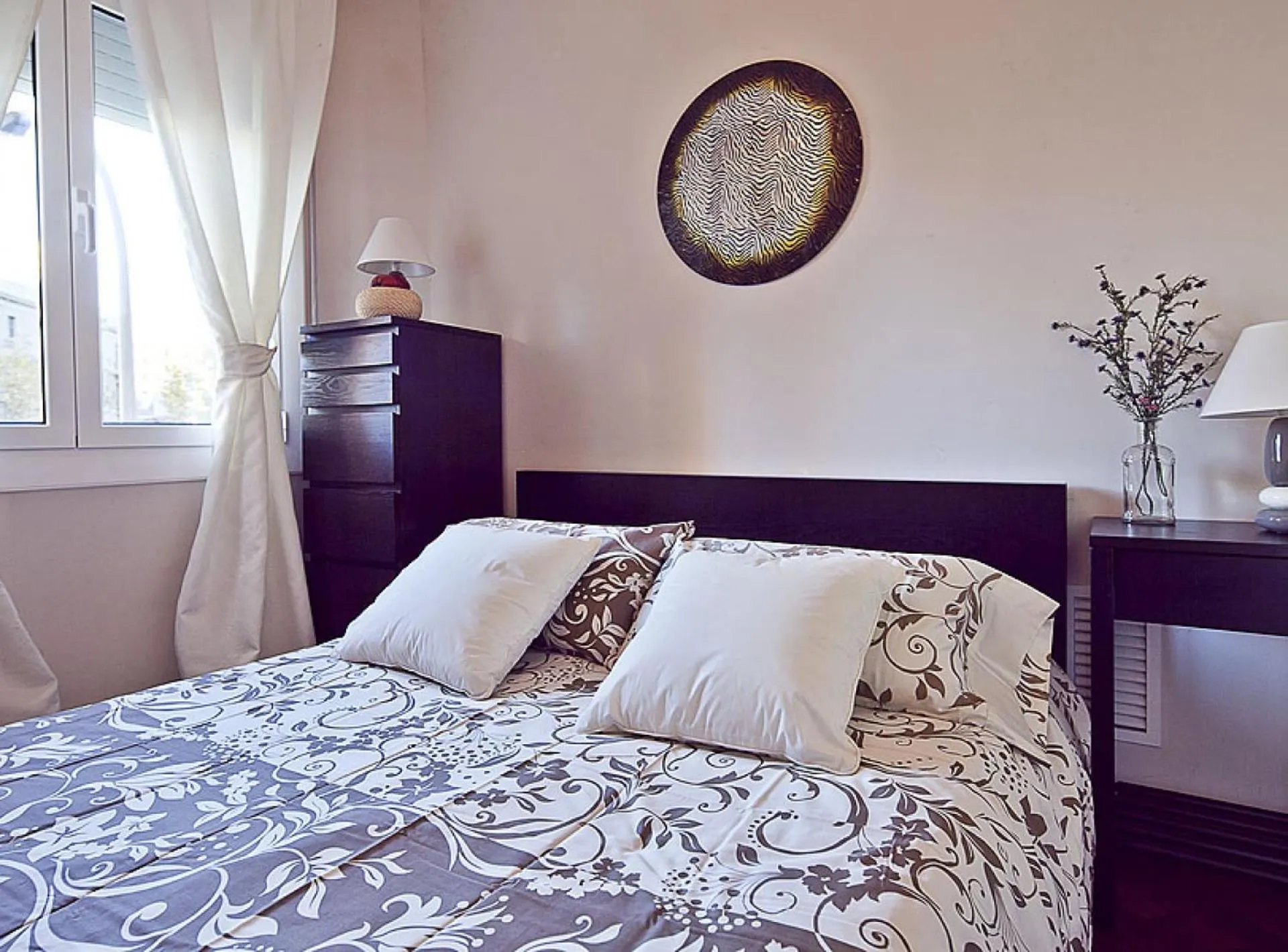 Bed in Ciutadella Park Born