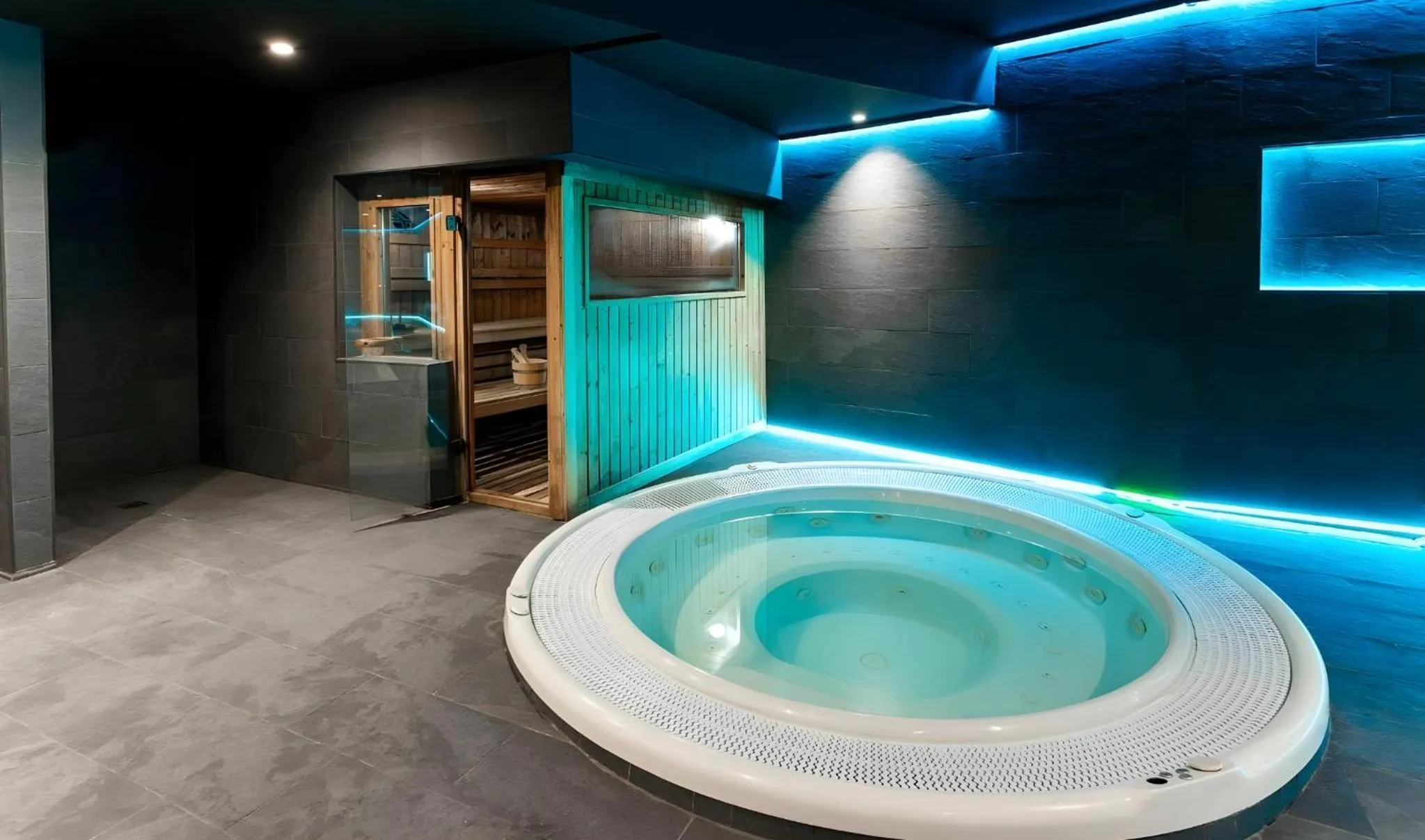 Hot Tub in Hotel Oh Nice Caledonia