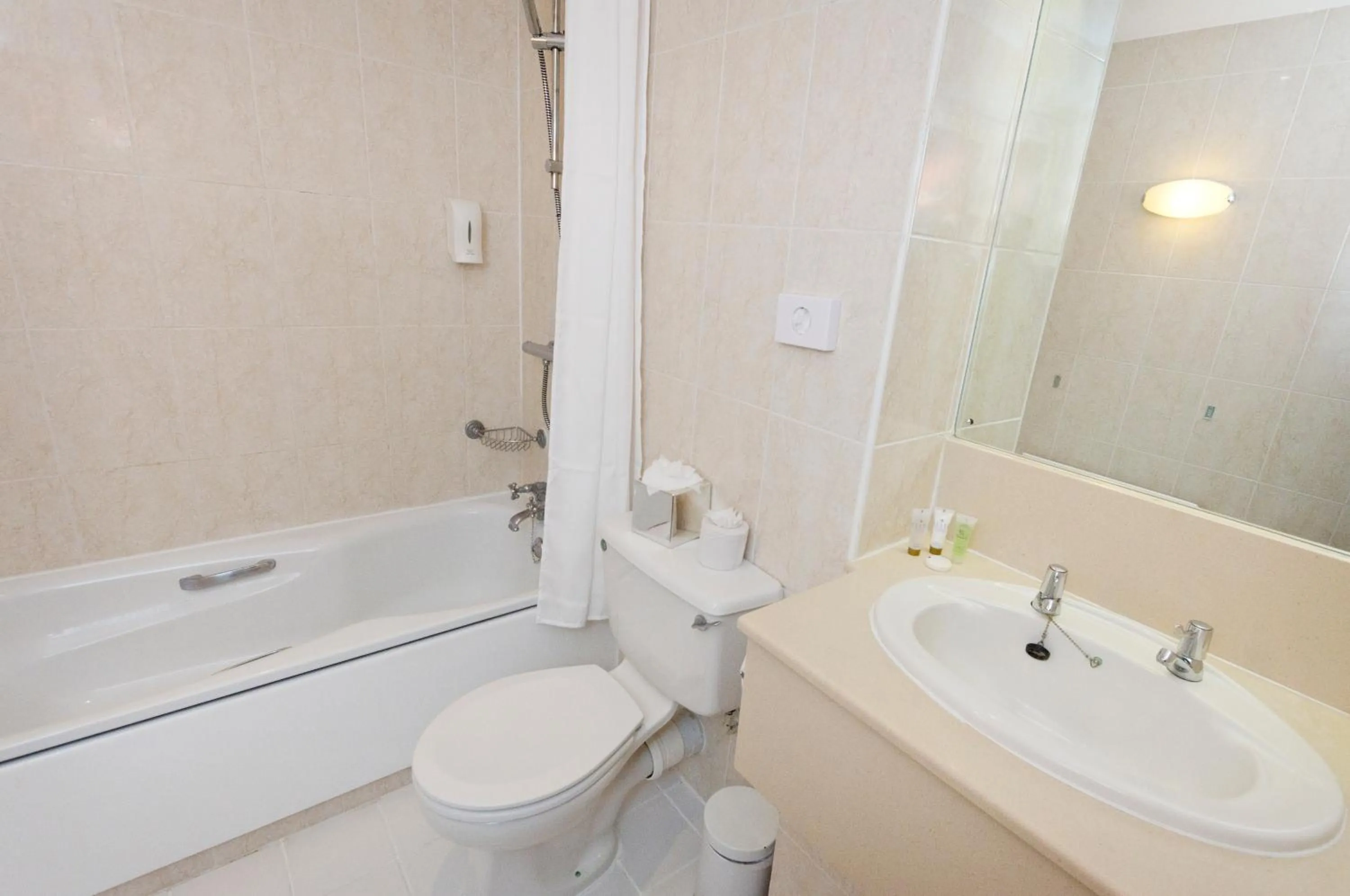 Bathroom in Basingstoke Country Hotel & Spa