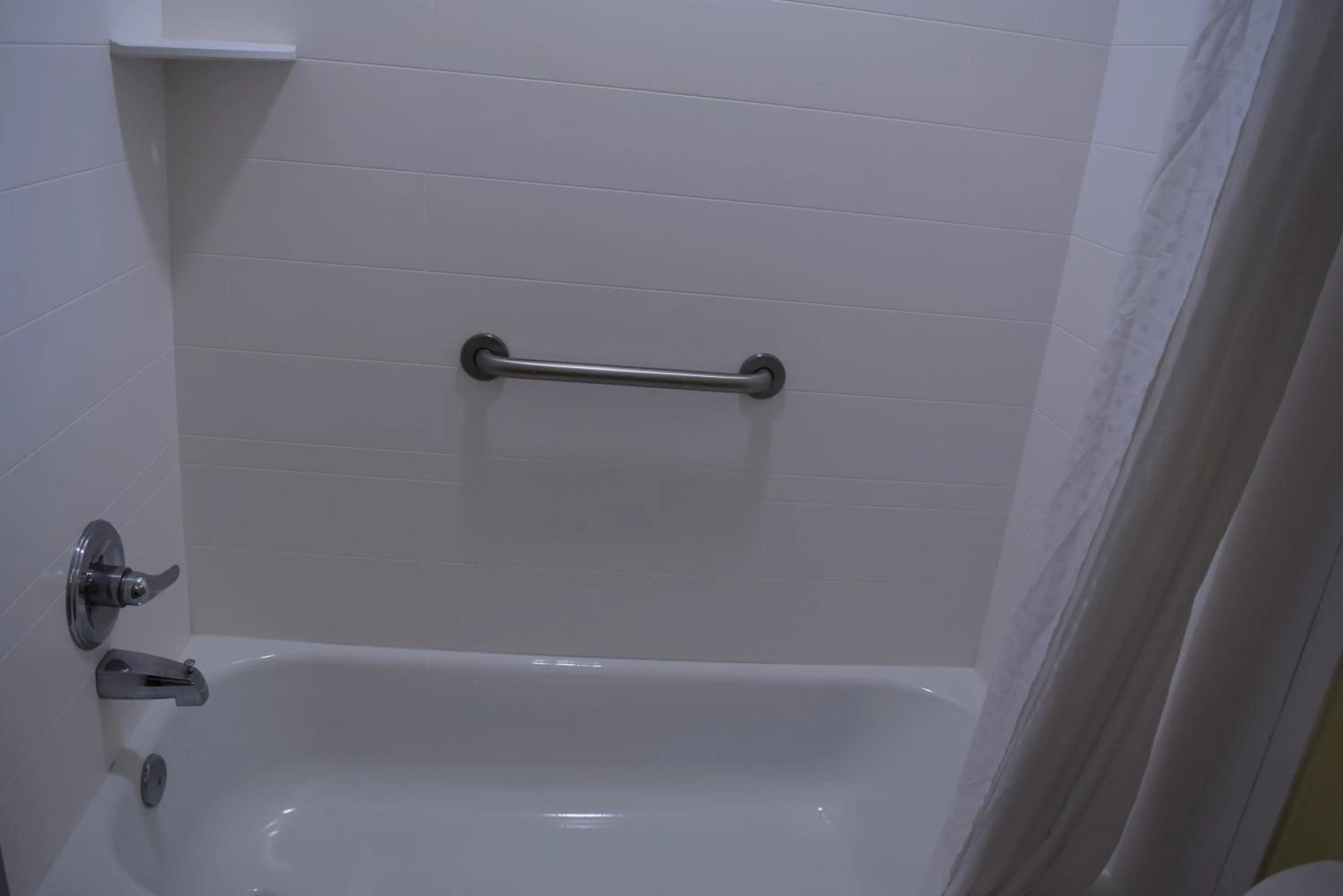 Bath in White Oaks Motel Pennsville/Carneys Point