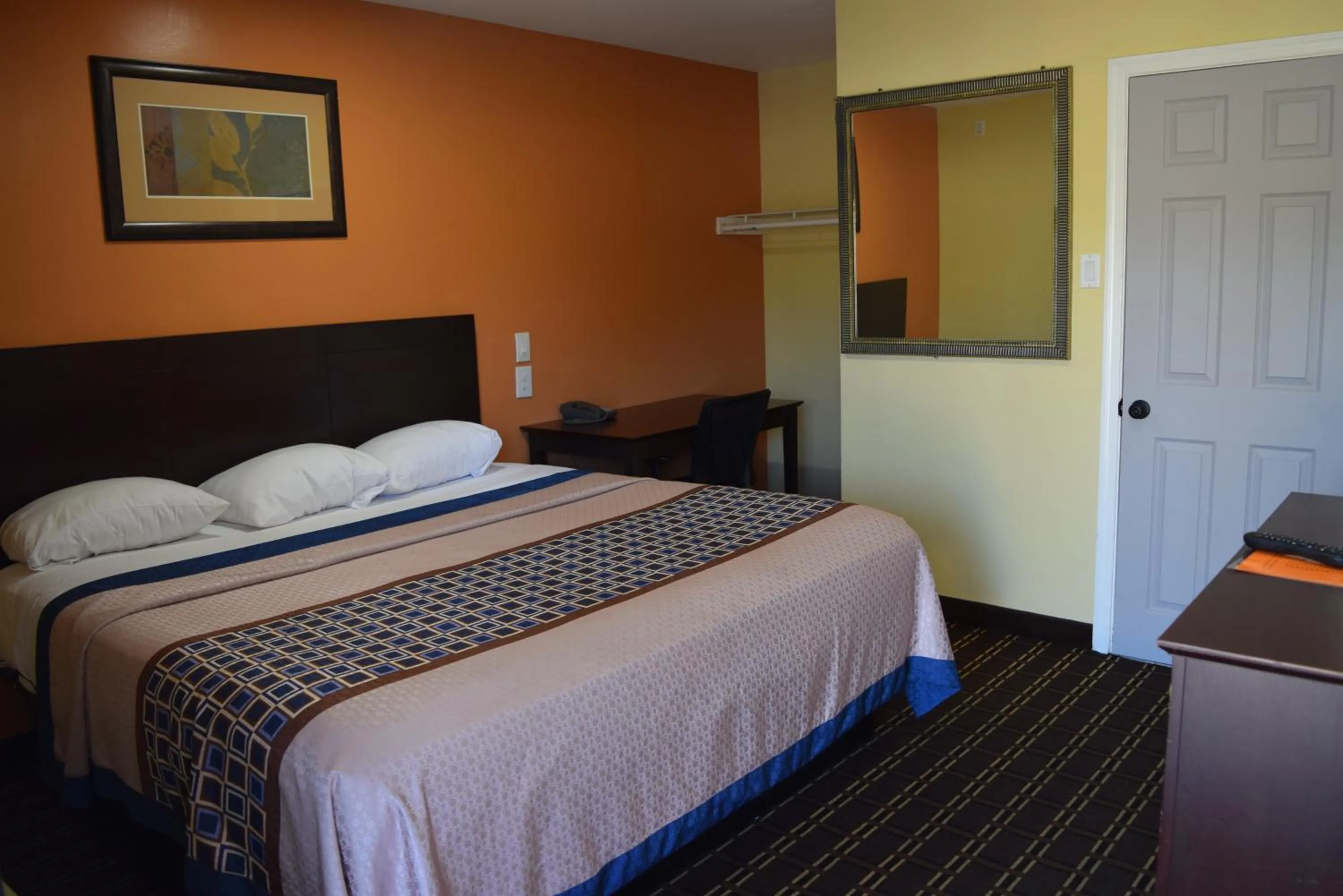 Bedroom, Bed in White Oaks Motel Pennsville/Carneys Point