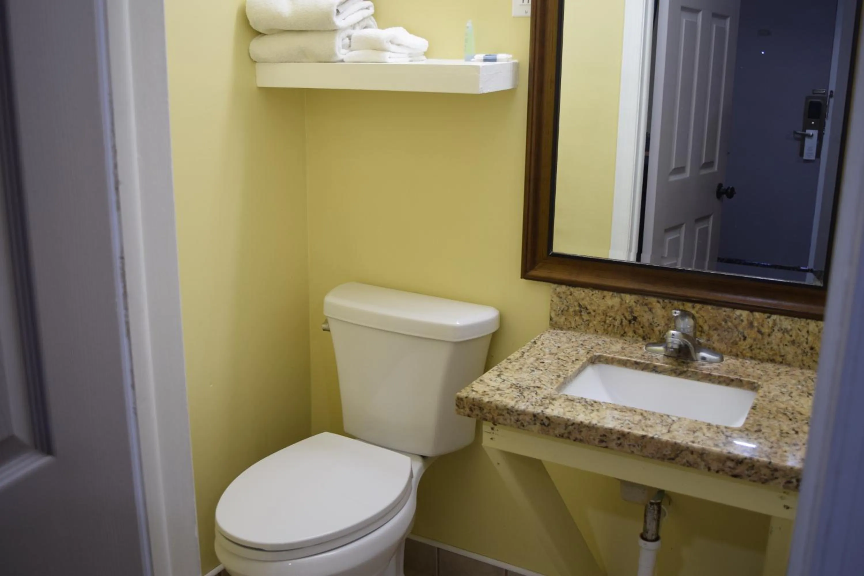 Bathroom in White Oaks Motel Pennsville/Carneys Point
