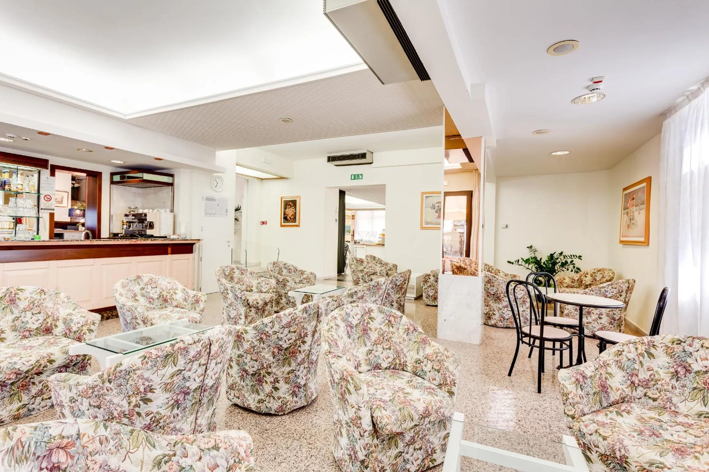 Lounge or bar in Hotel Belturismo