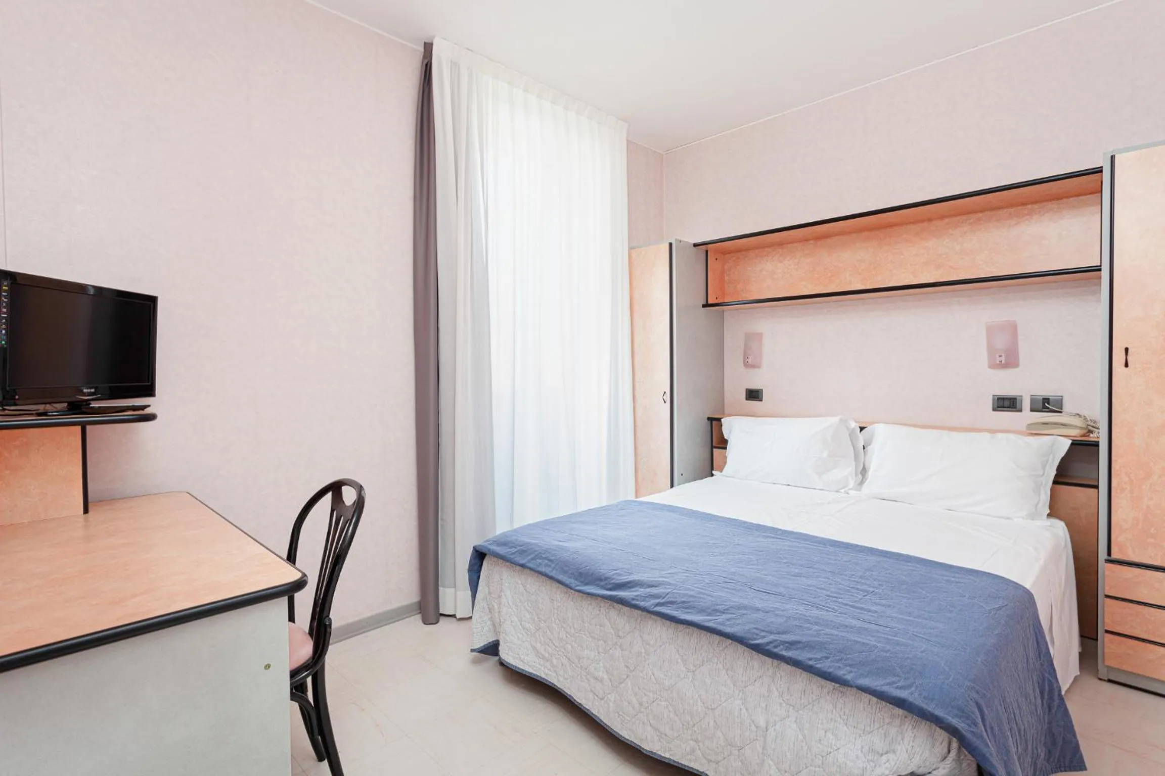 Bedroom, Bed in Hotel Belturismo