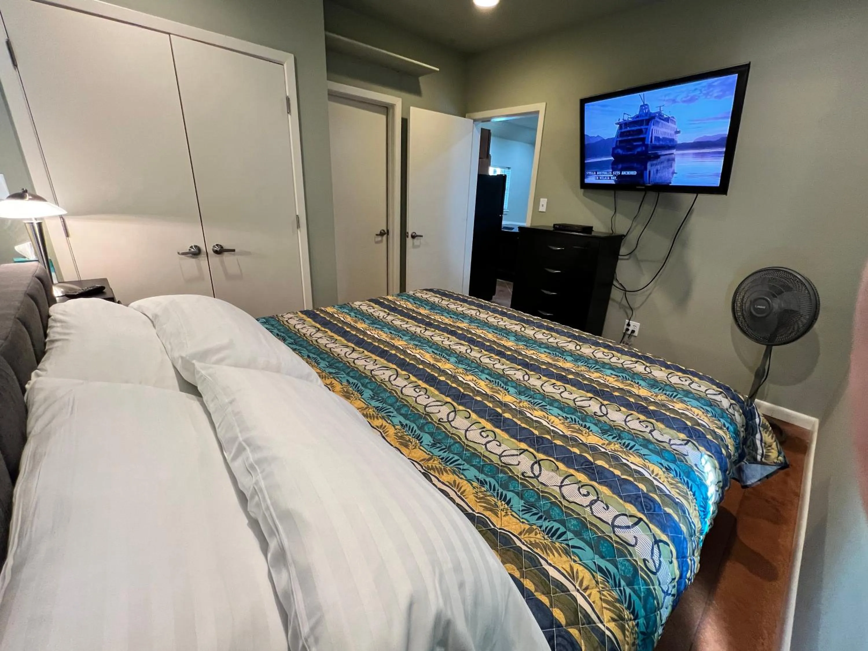 Bed in Painted Sky Inn