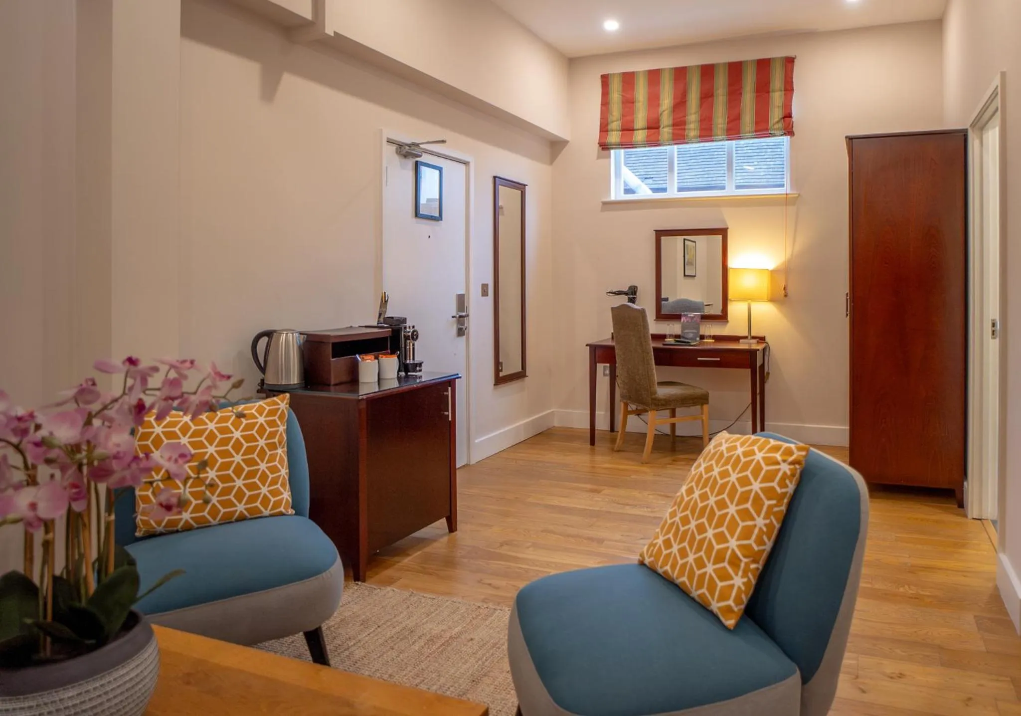 Living room in County Hotel