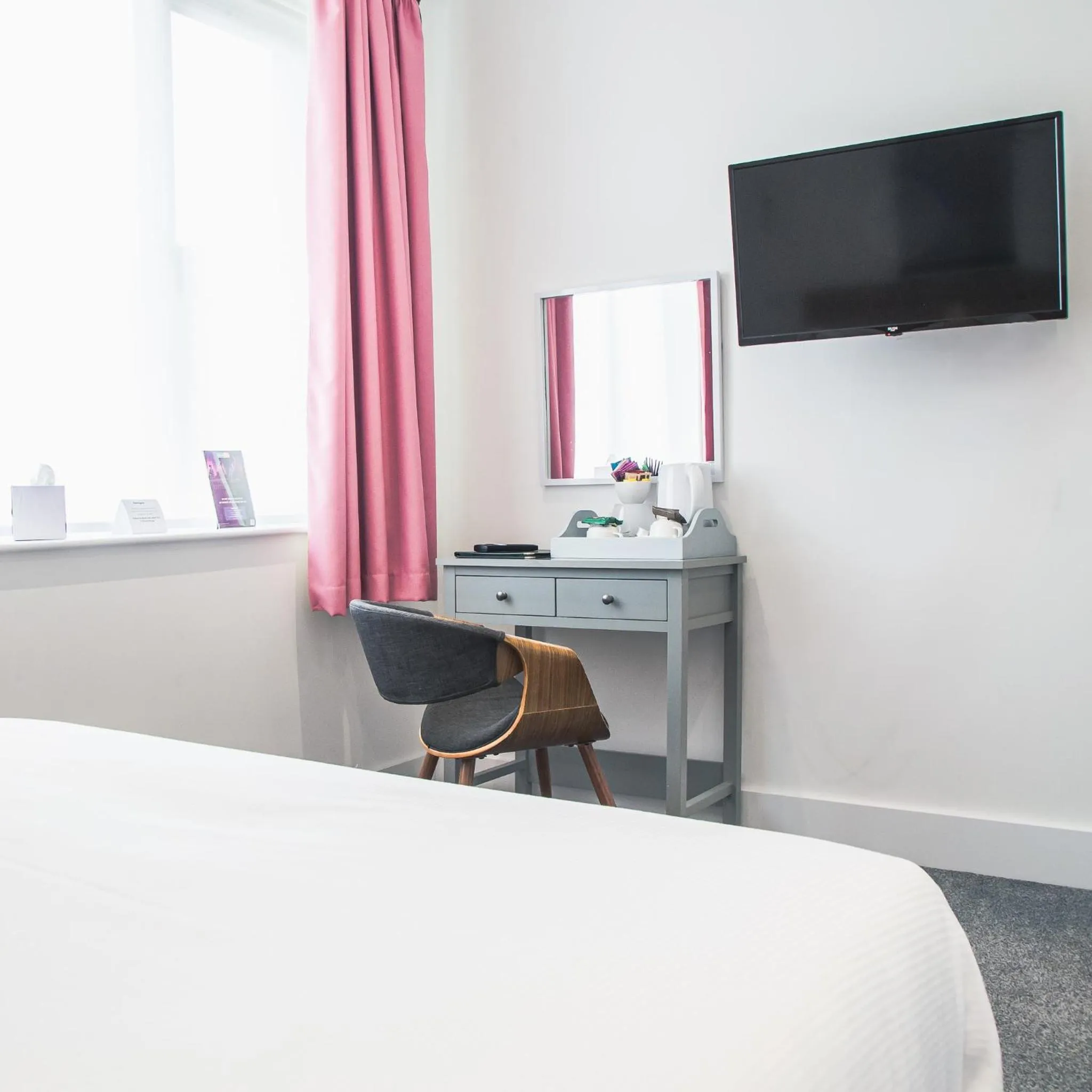 TV and multimedia, Bed in County Hotel