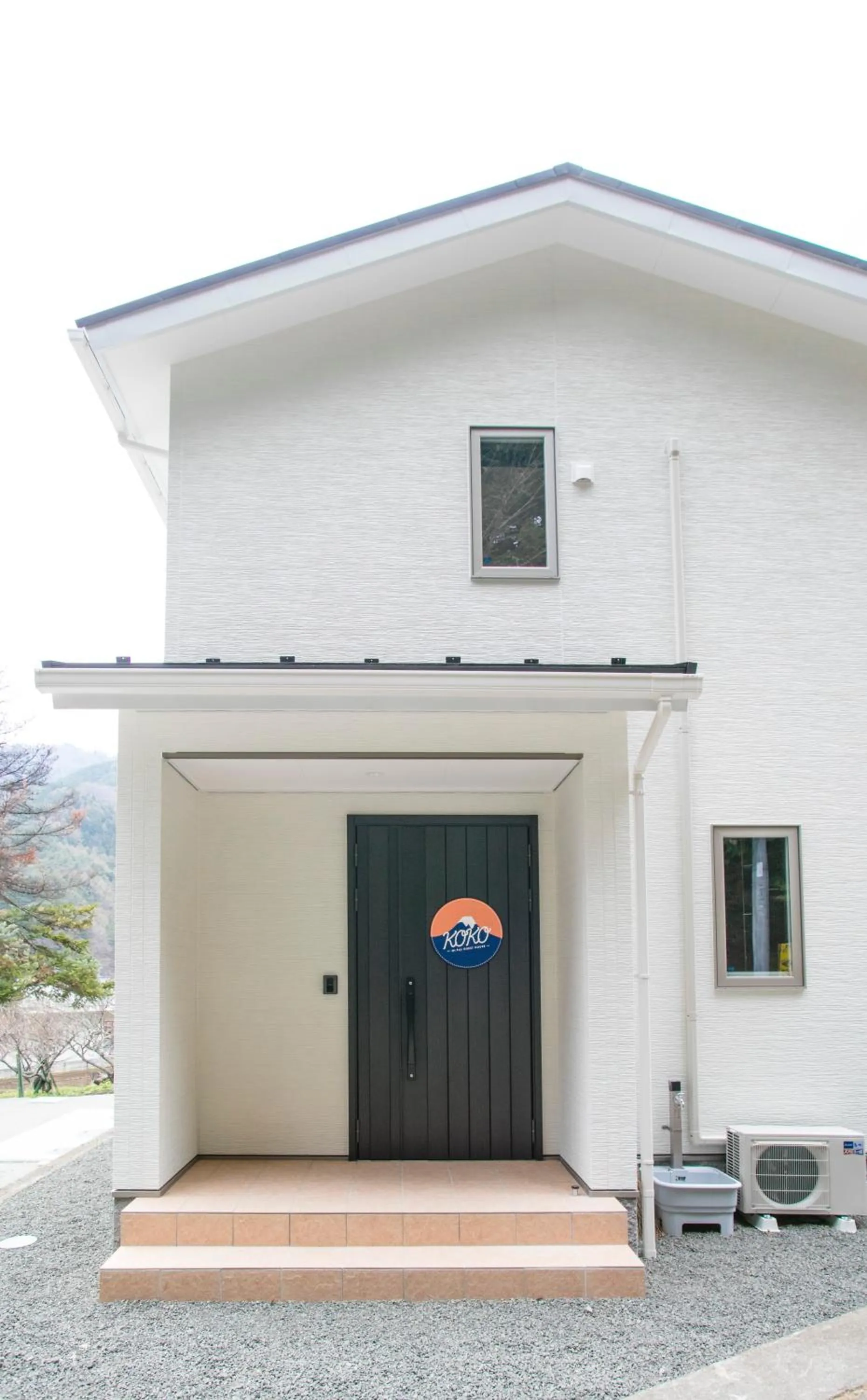 Facade/entrance in Koko