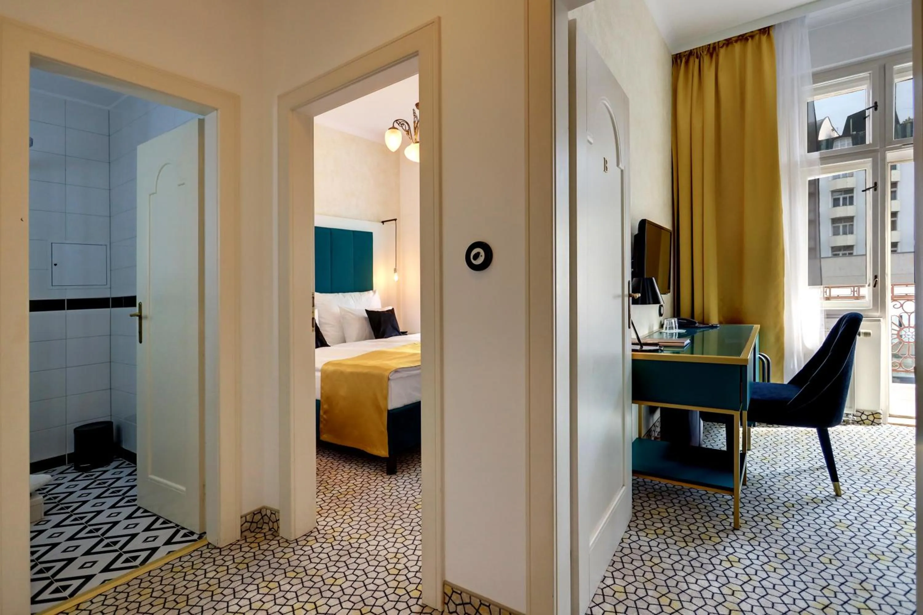 TV and multimedia, Bed in Art Deco WOLKER by ASTORIA Hotel & Medical Spa