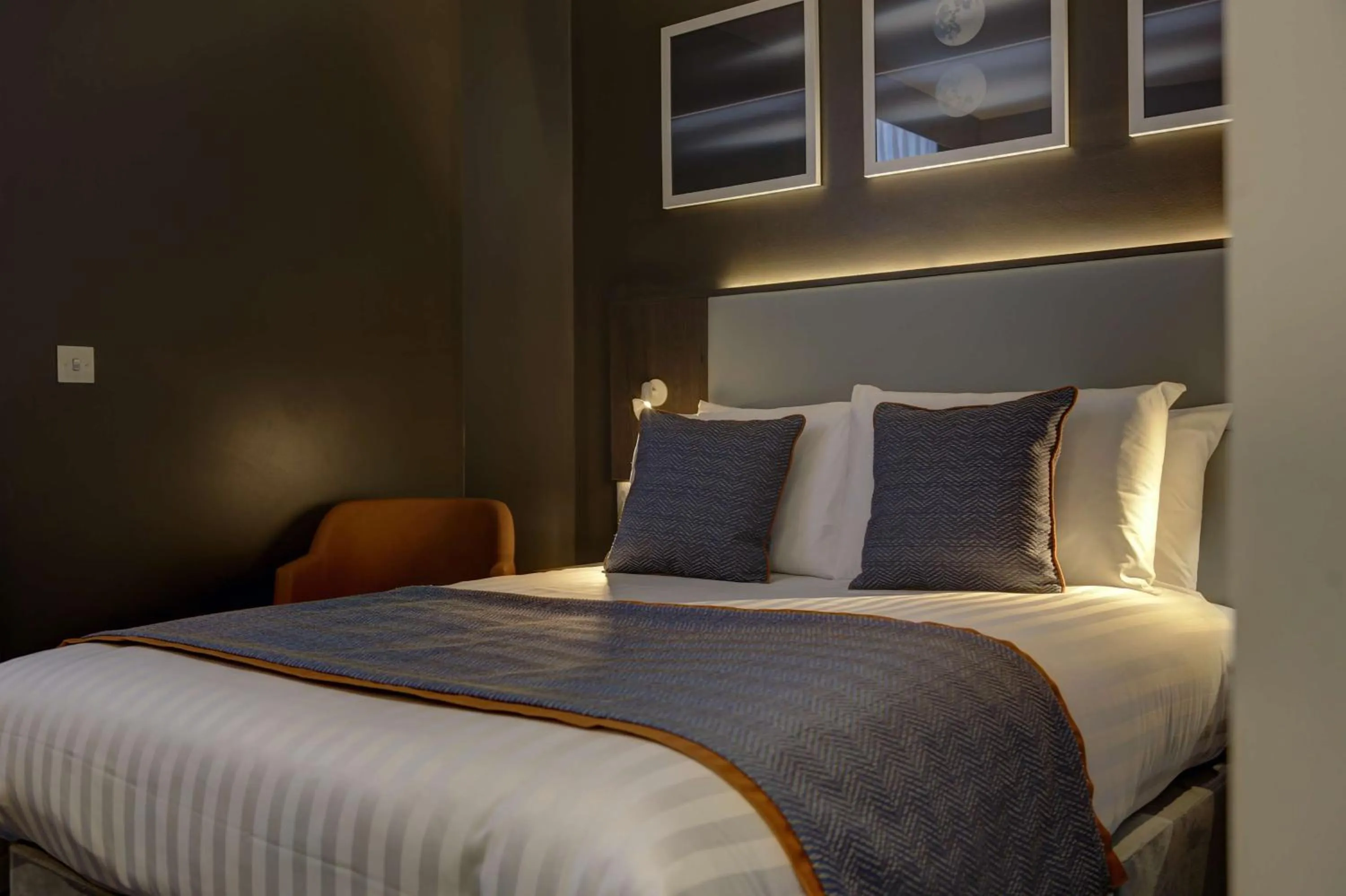 Photo of the whole room, Bed in Best Western Plus Vauxhall Hotel