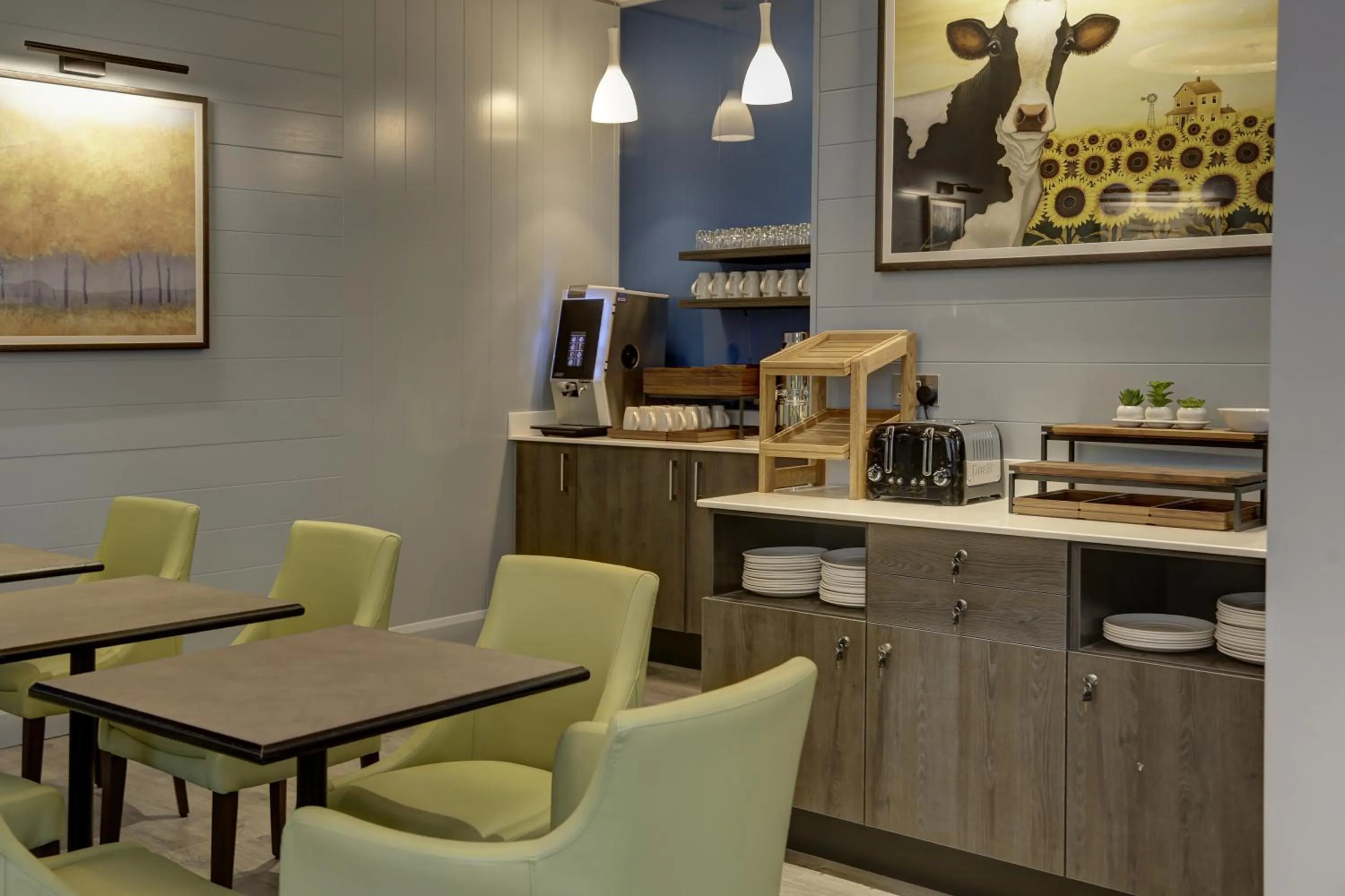 Coffee/tea facilities in Best Western Plus Vauxhall Hotel