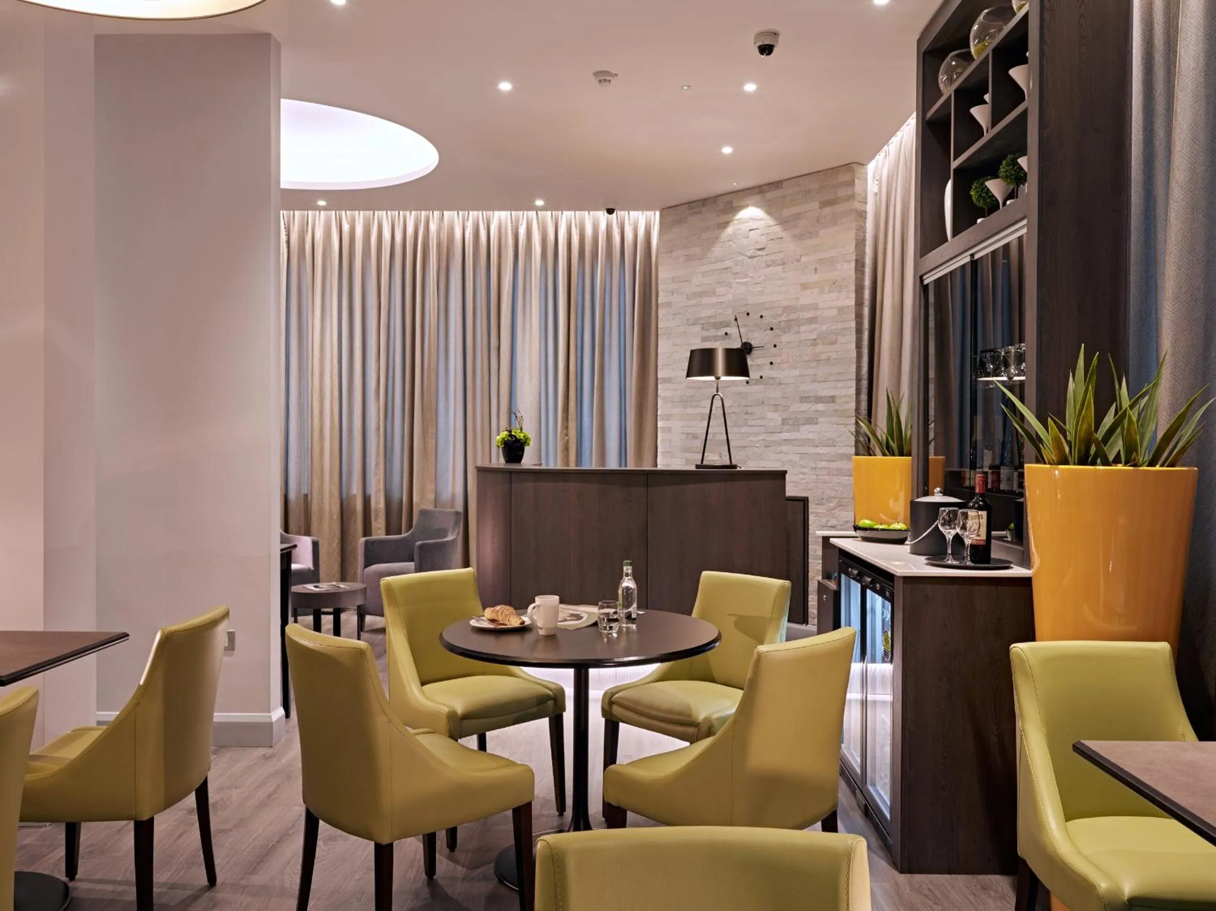 Lobby or reception in Best Western Plus Vauxhall Hotel