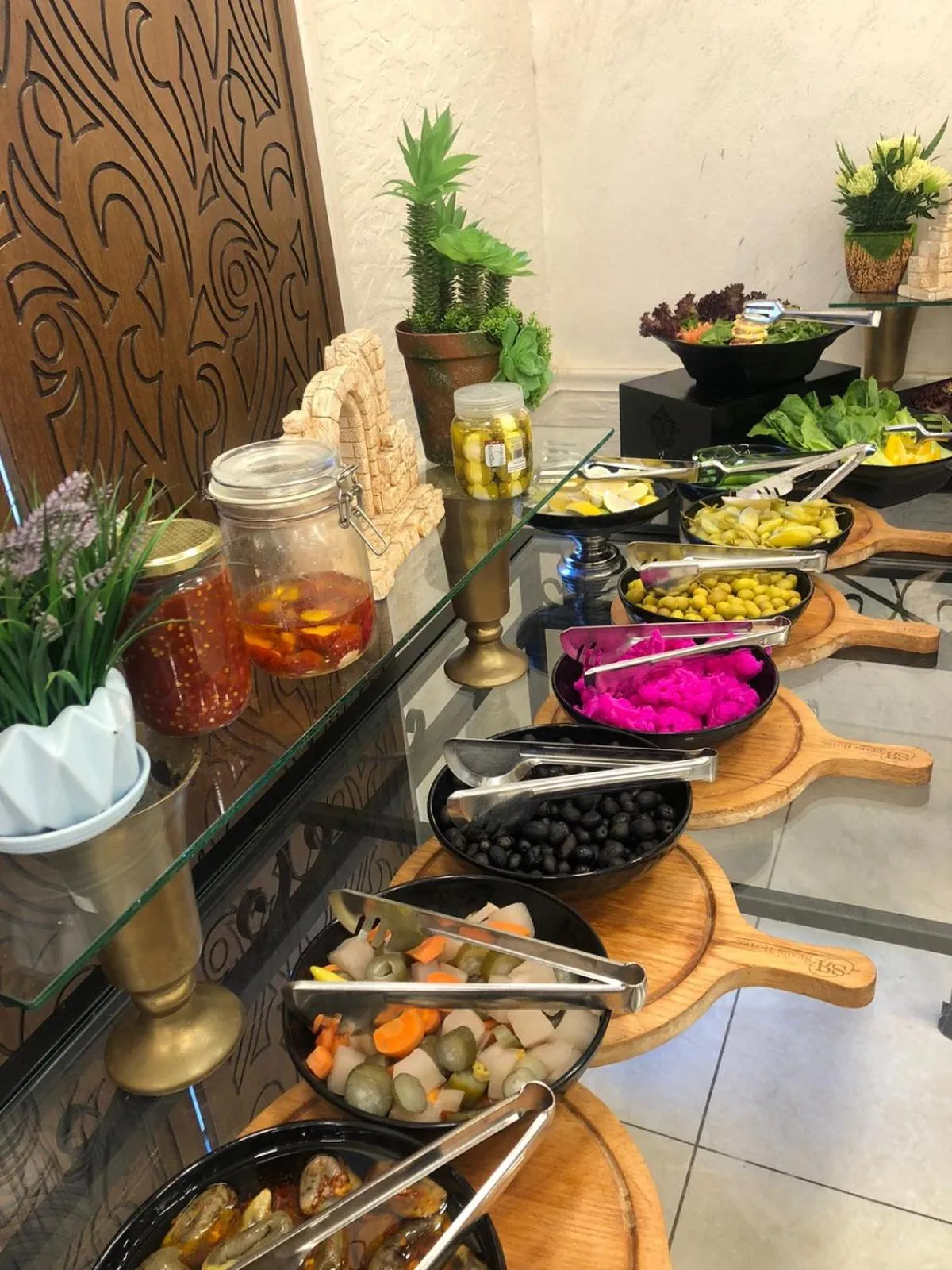 Restaurant/places to eat in Sparr Hotel