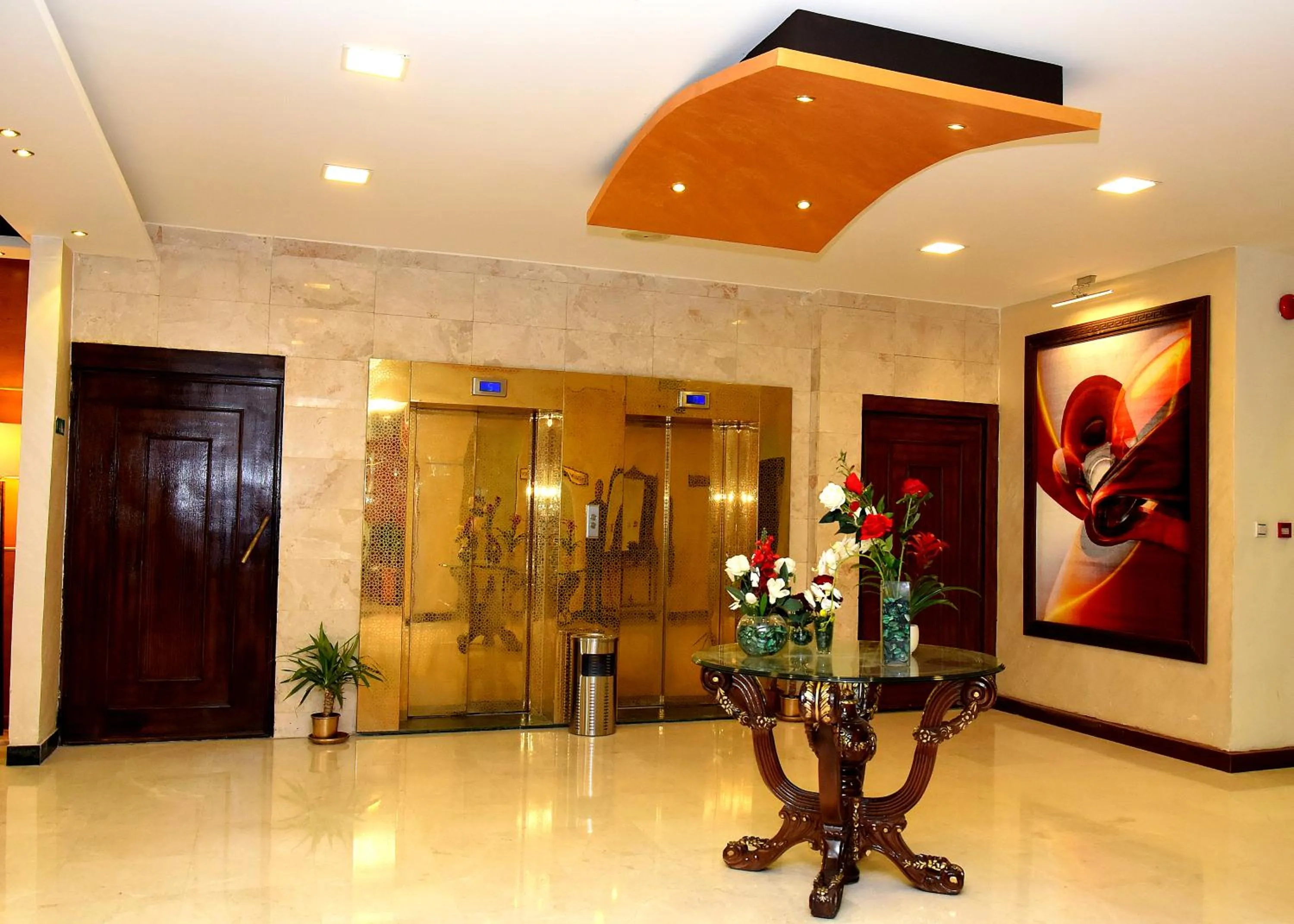 Property building in Sparr Hotel