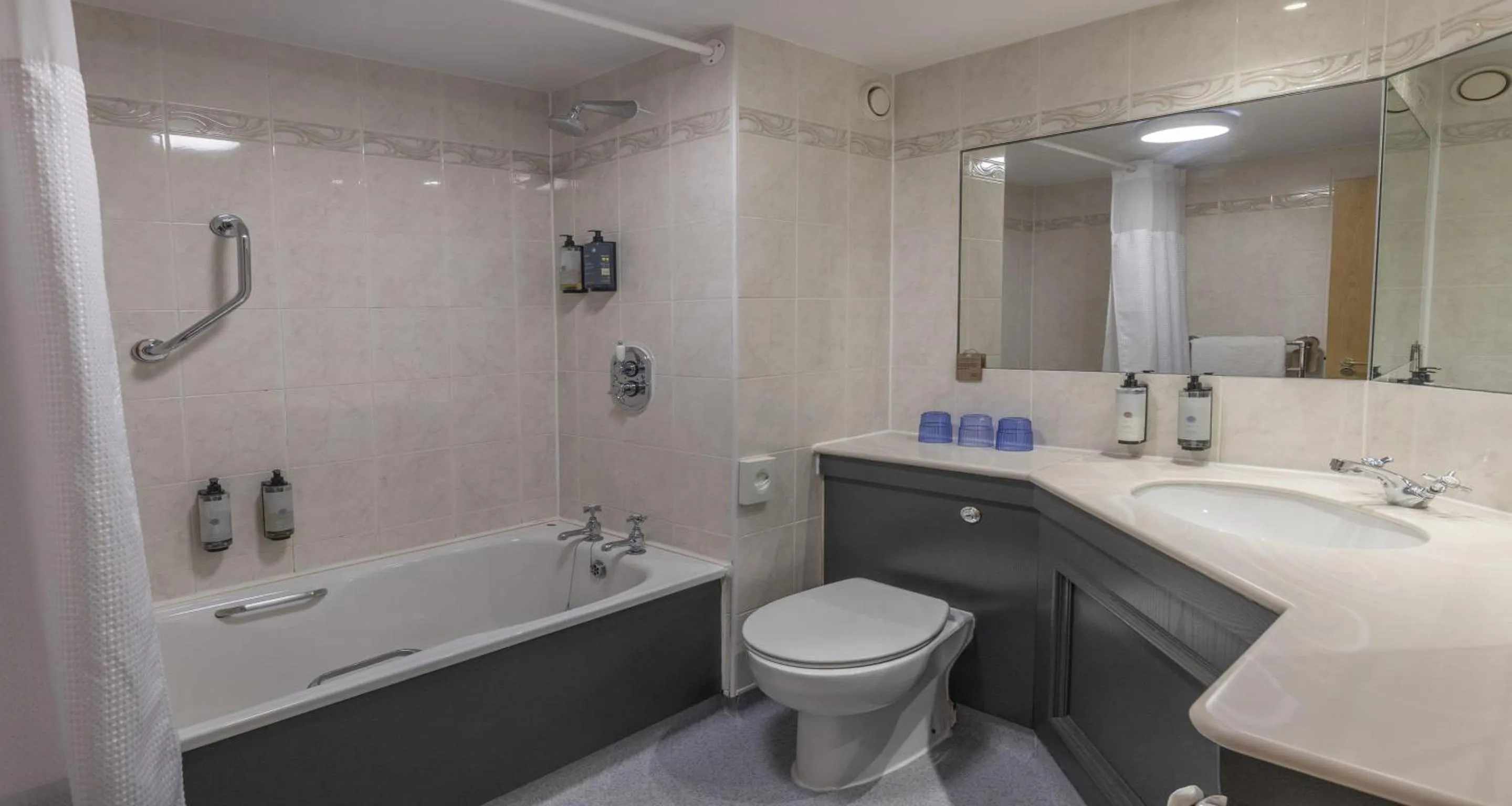 Bedroom in Glasgow Argyle Hotel, BW Signature Collection