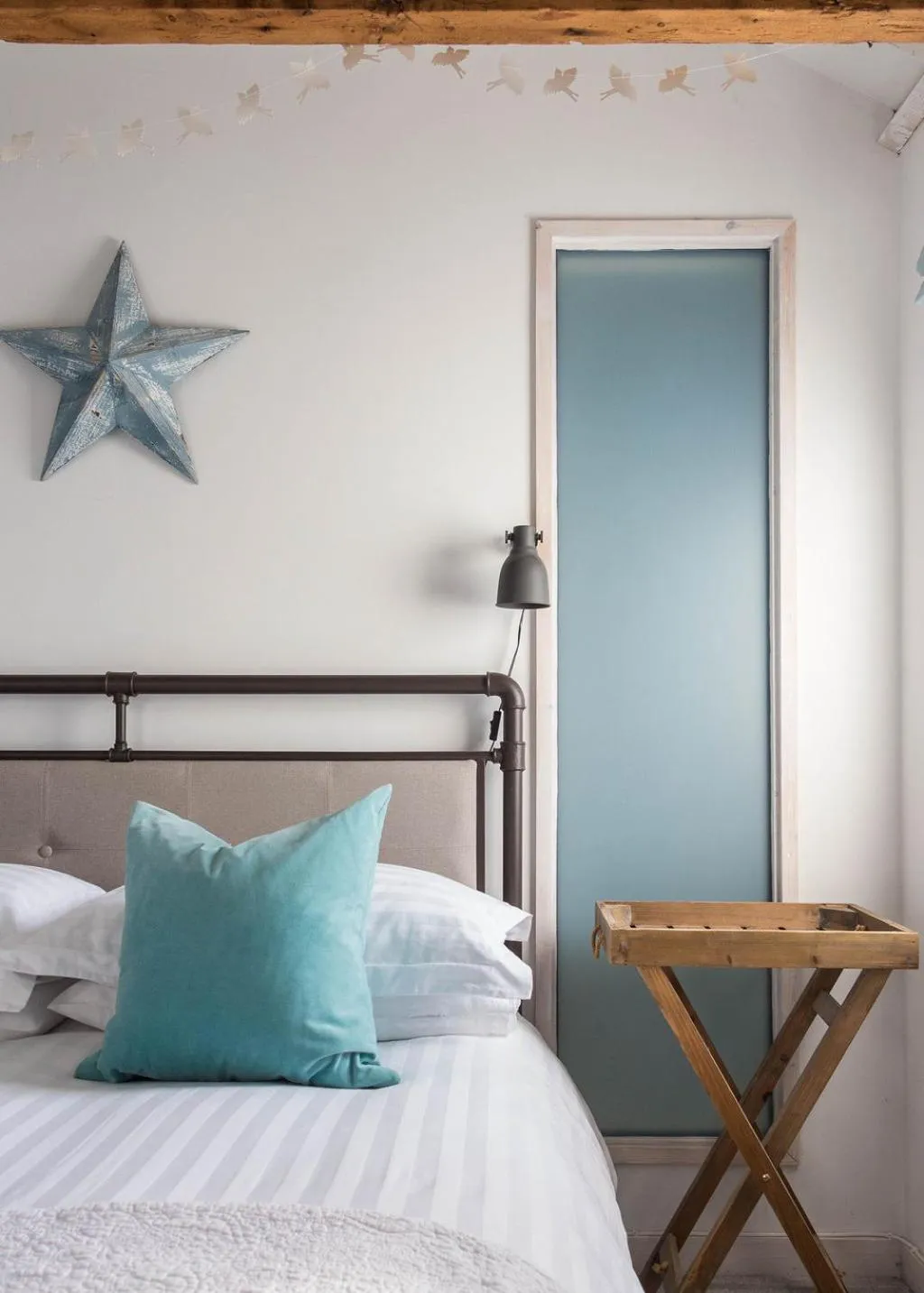 Bedroom, Bed in Crafts Hill Barn