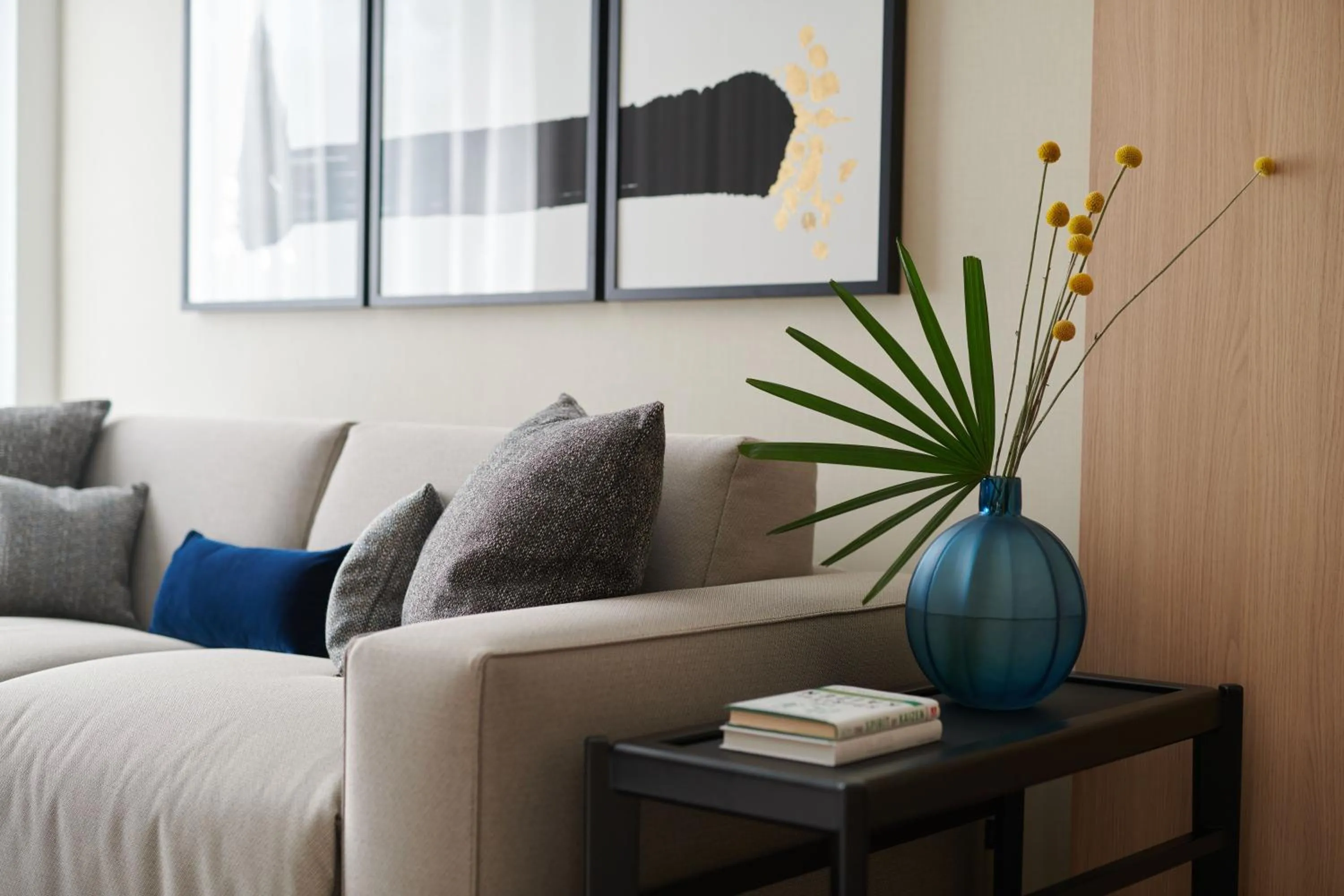 Living room, Bed in Nobu Hotel London Portman Square