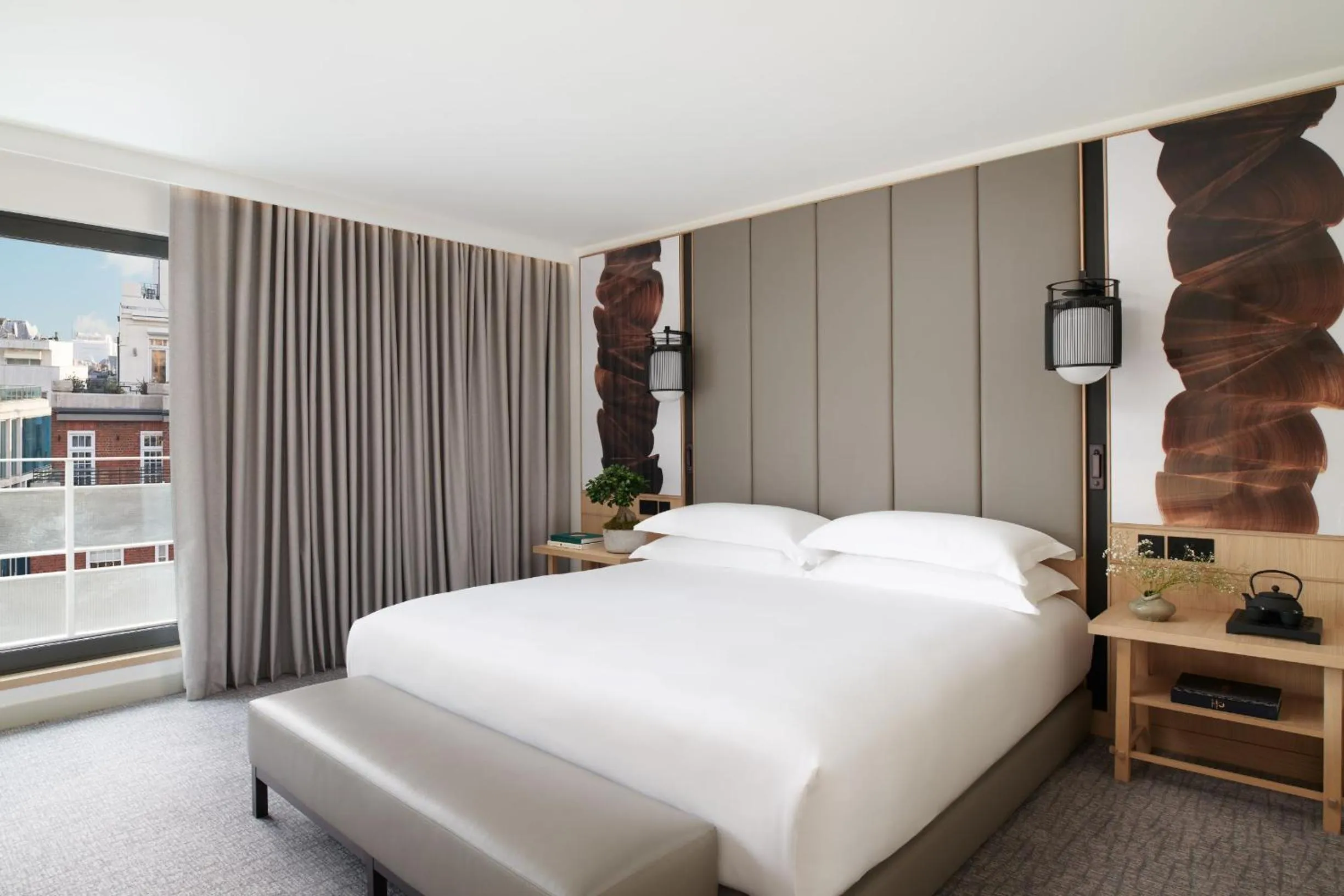 Balcony/Terrace, Bed in Nobu Hotel London Portman Square