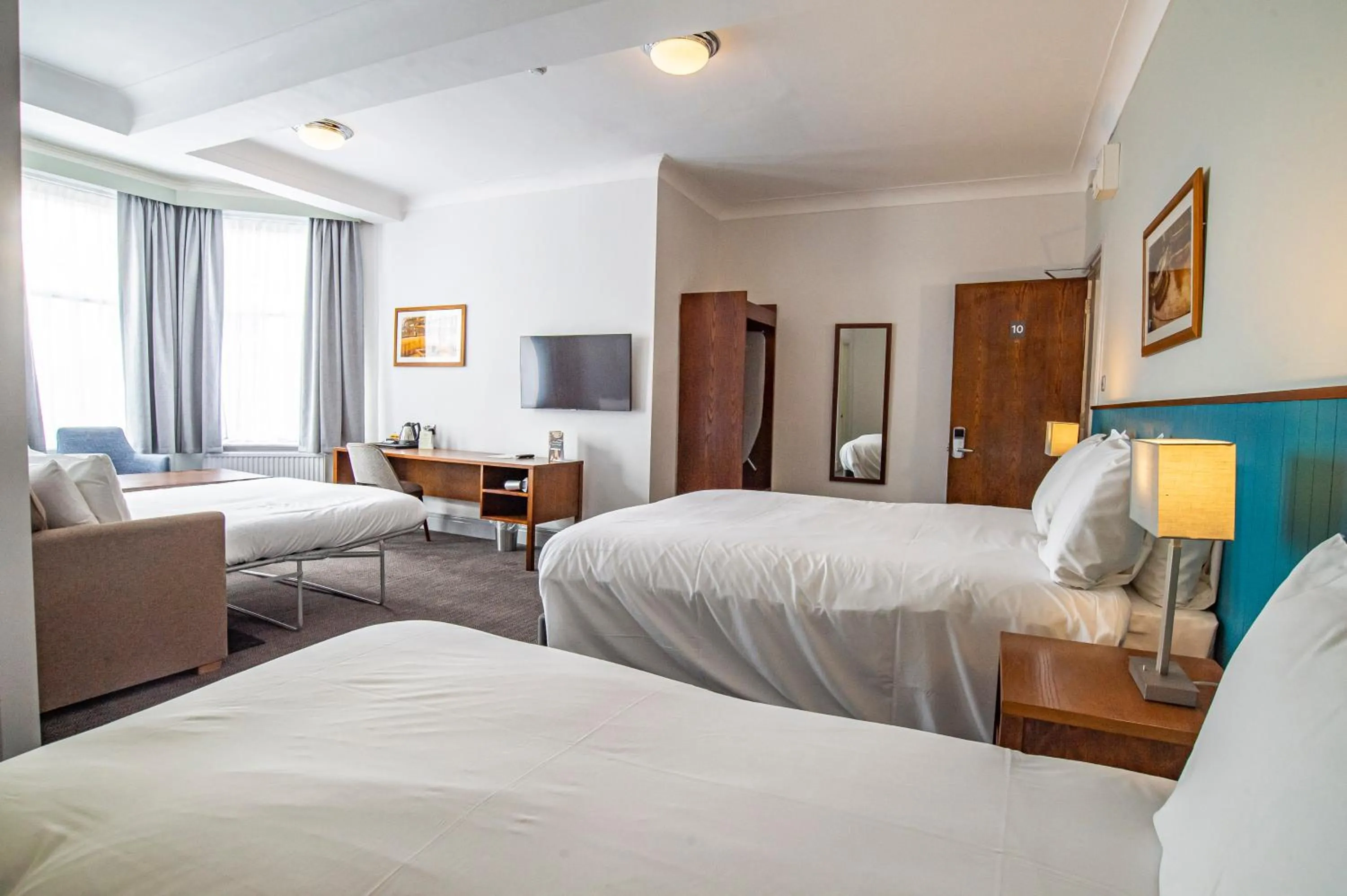 Bed in Highfield Hotel By Greene King Inn