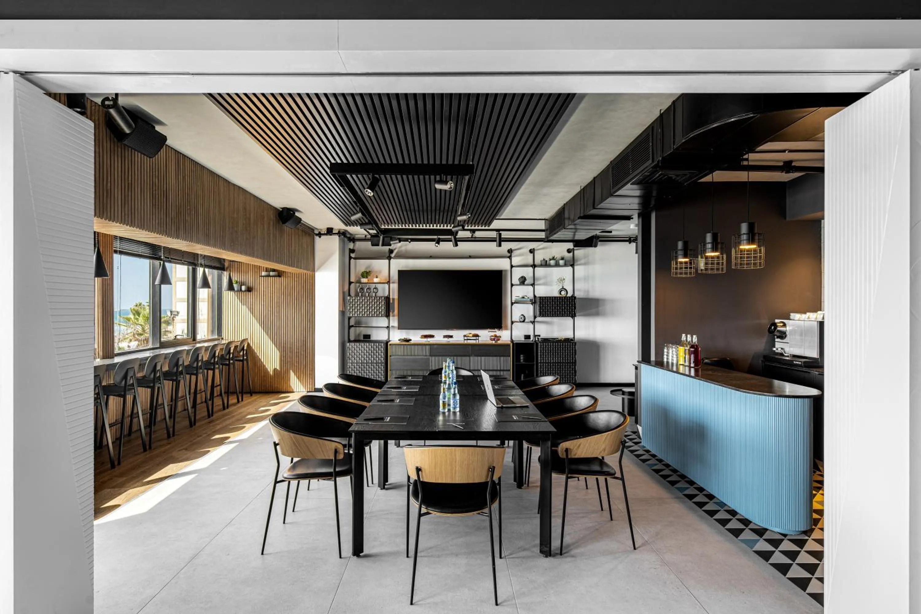 Business facilities in Prima Tel Aviv Hotel