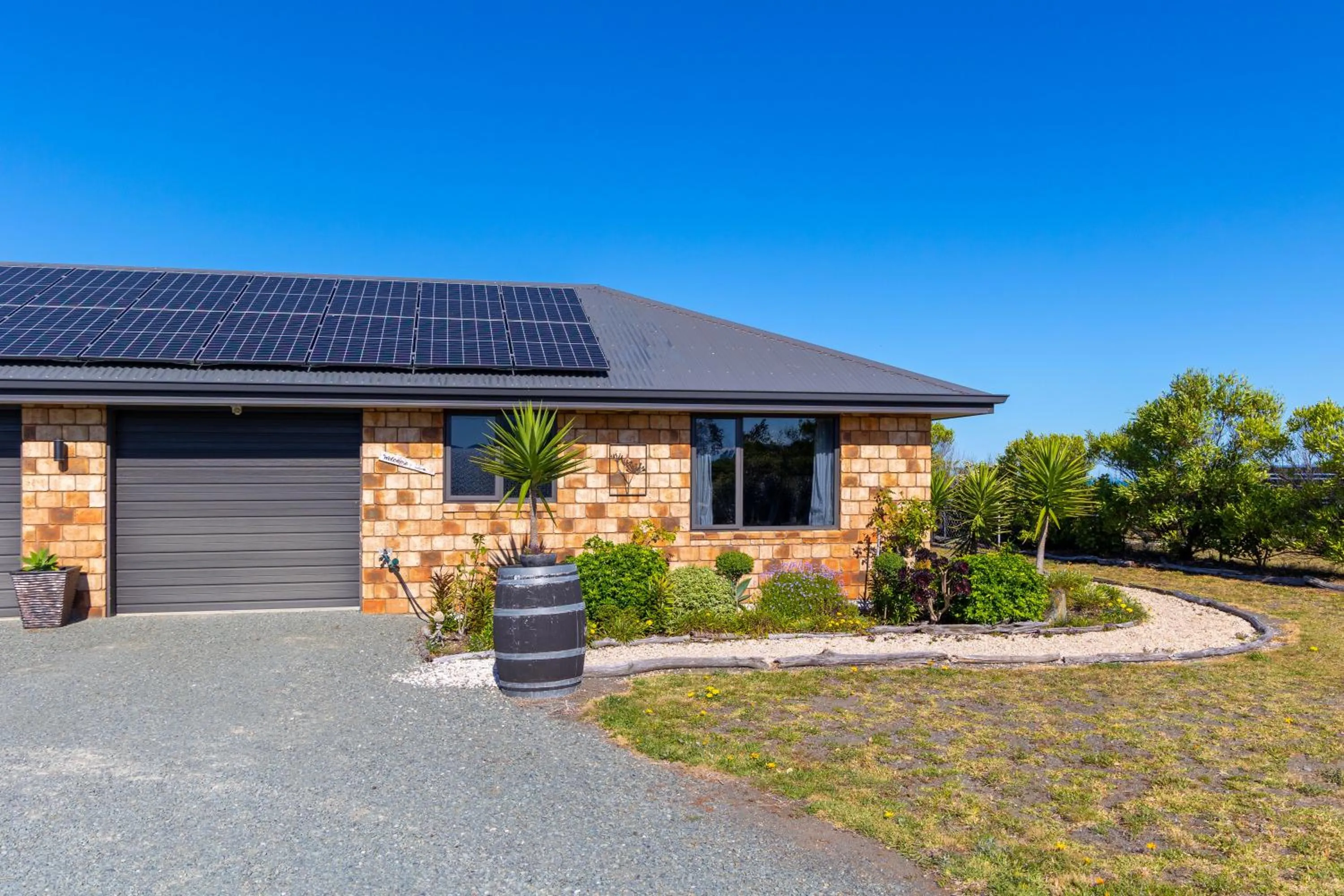 Property building in Ocean View Beachfront Apartment