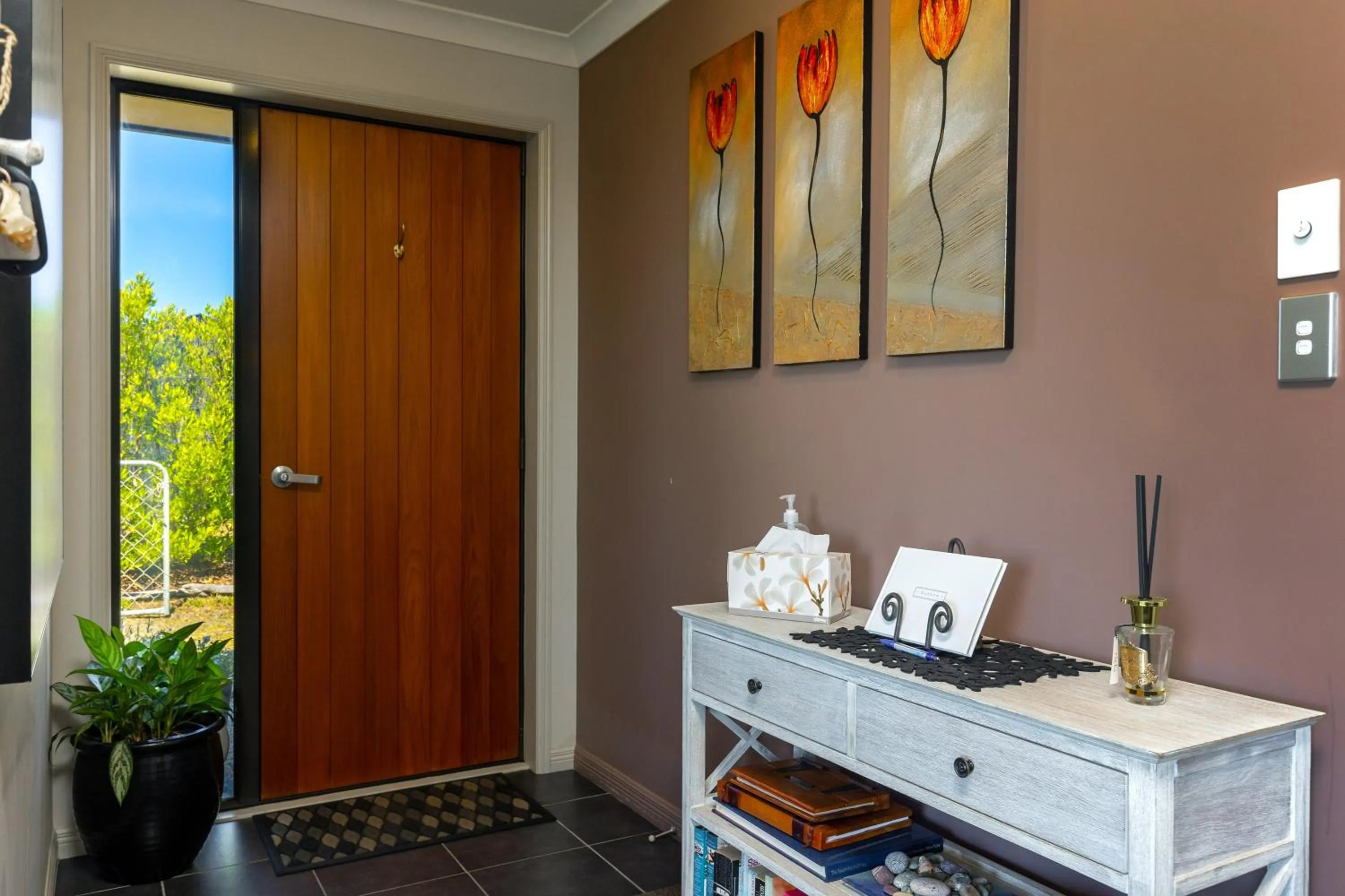 Facade/entrance in Ocean View Beachfront Apartment