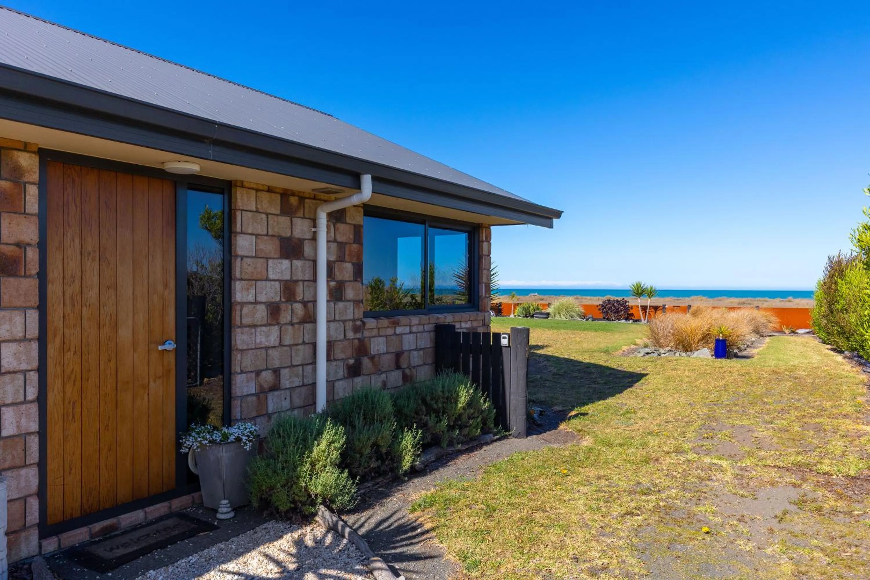 Property building in Ocean View Beachfront Apartment