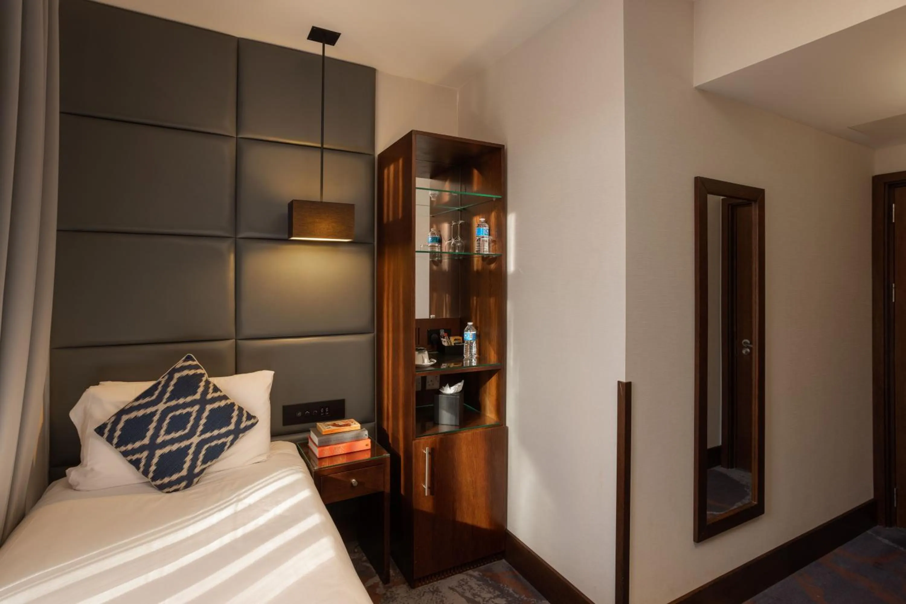 Bed in Montcalm Chilworth Townhouse, Paddington