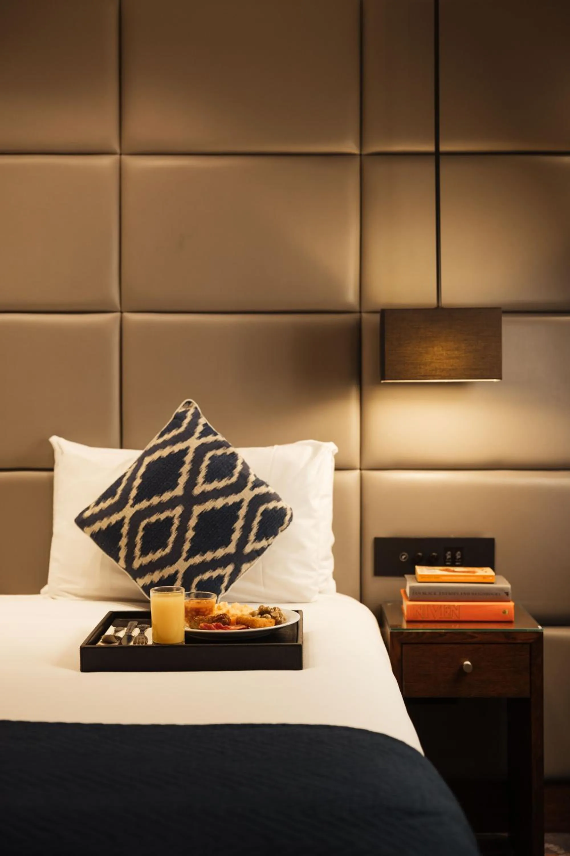 Bed in Montcalm Chilworth Townhouse, Paddington