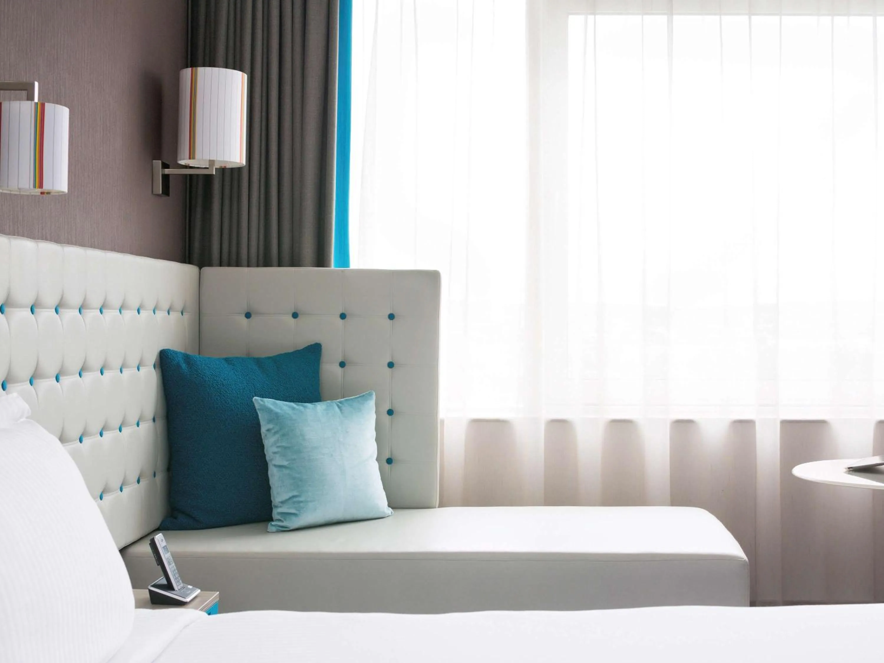 Photo of the whole room, Bed in Pullman London St Pancras