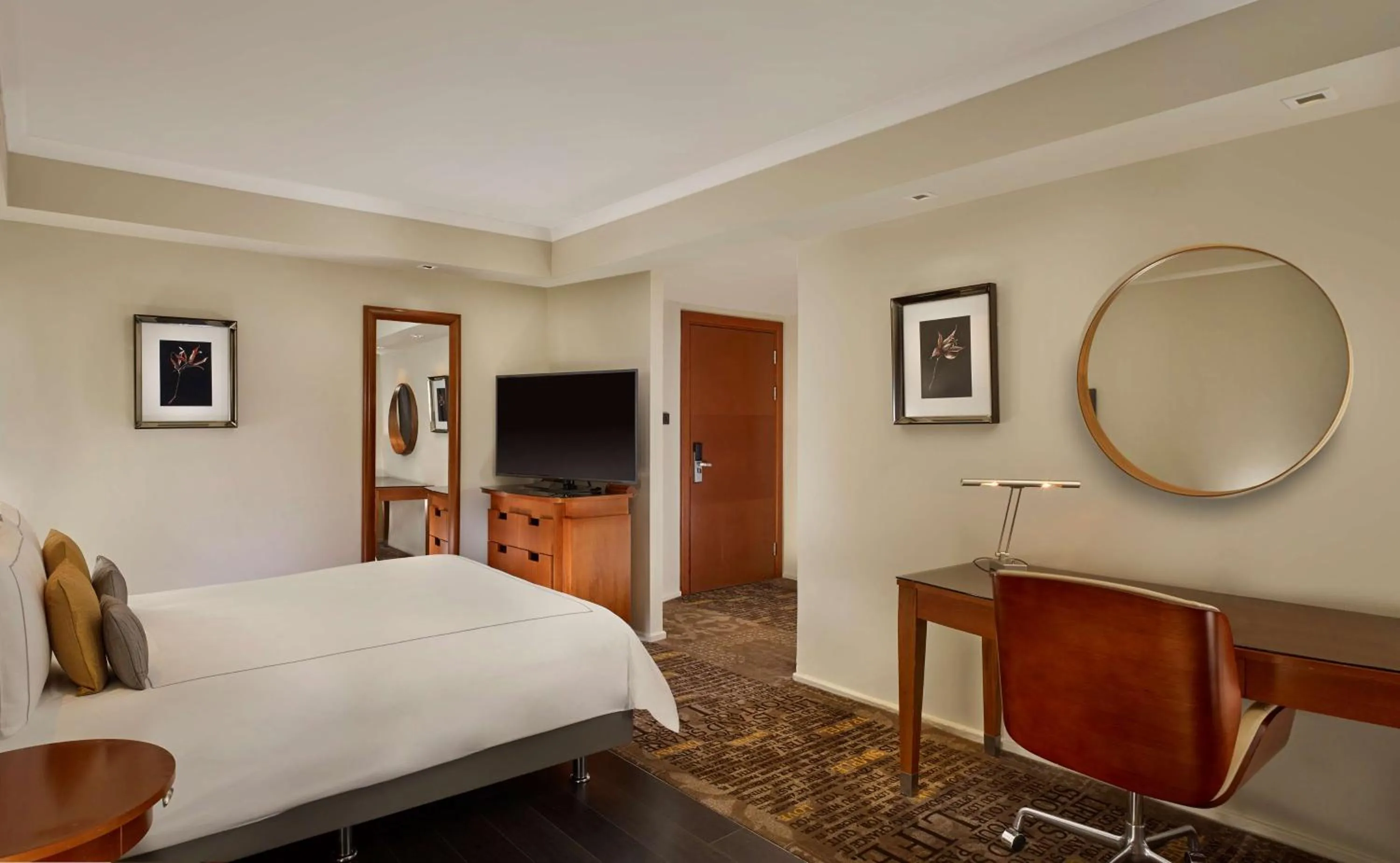 Bedroom, Bed in Park Plaza Victoria London