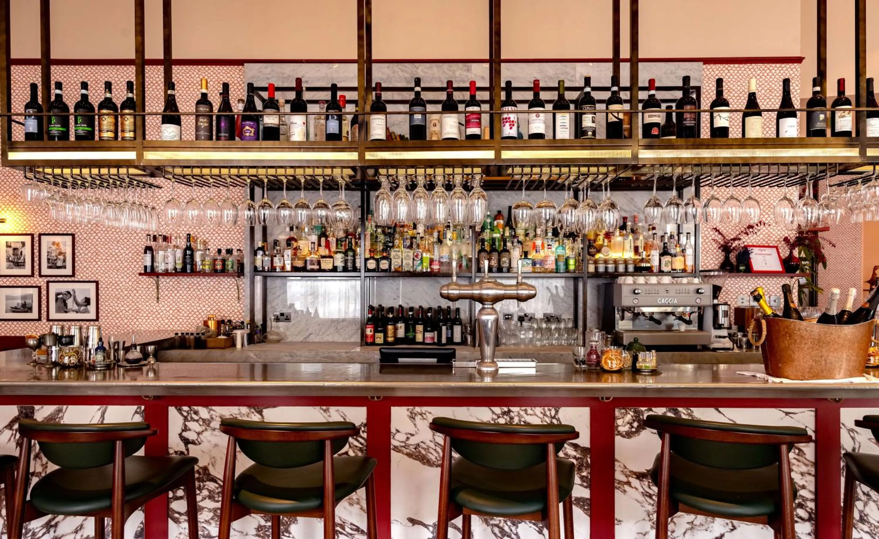 Restaurant/places to eat in Park Plaza Victoria London