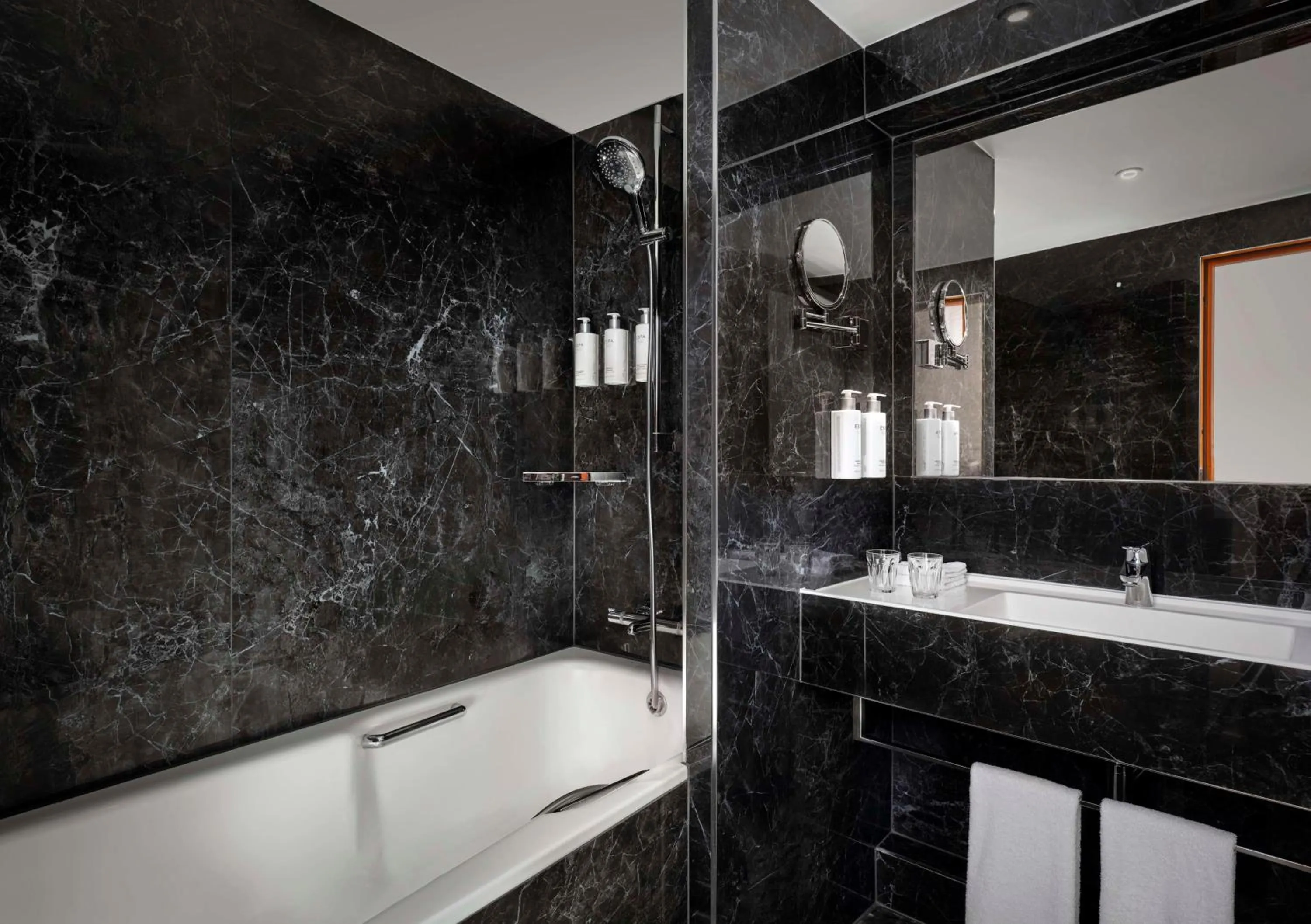 Bathroom in Park Plaza Victoria London