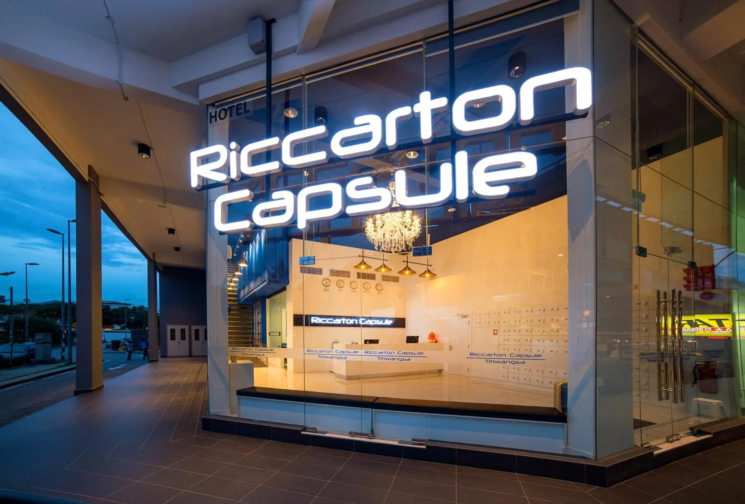 Riccarton Capsule Hotel Riccarton Capsule Hotel