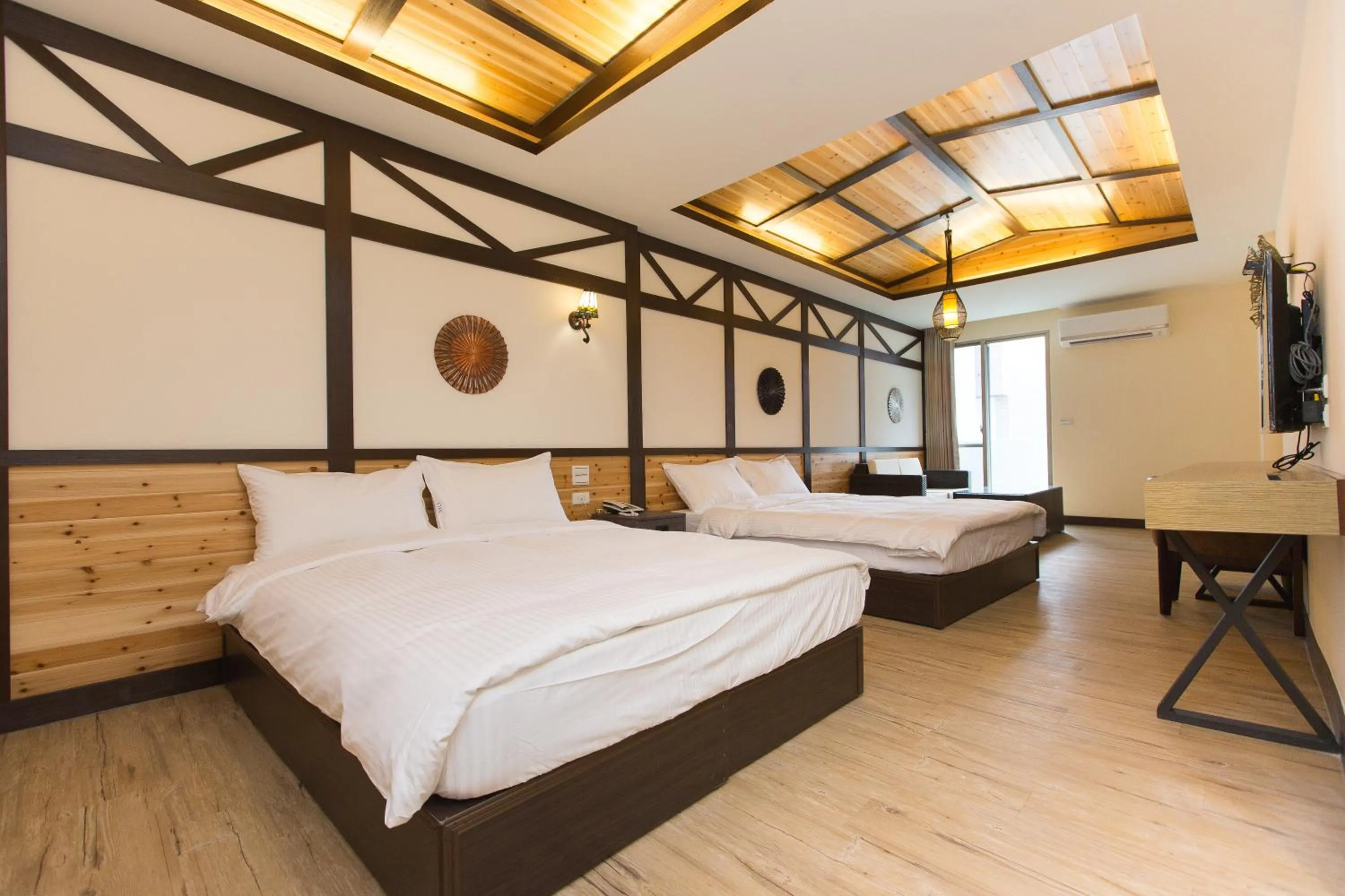 Photo of the whole room in 17th Summer