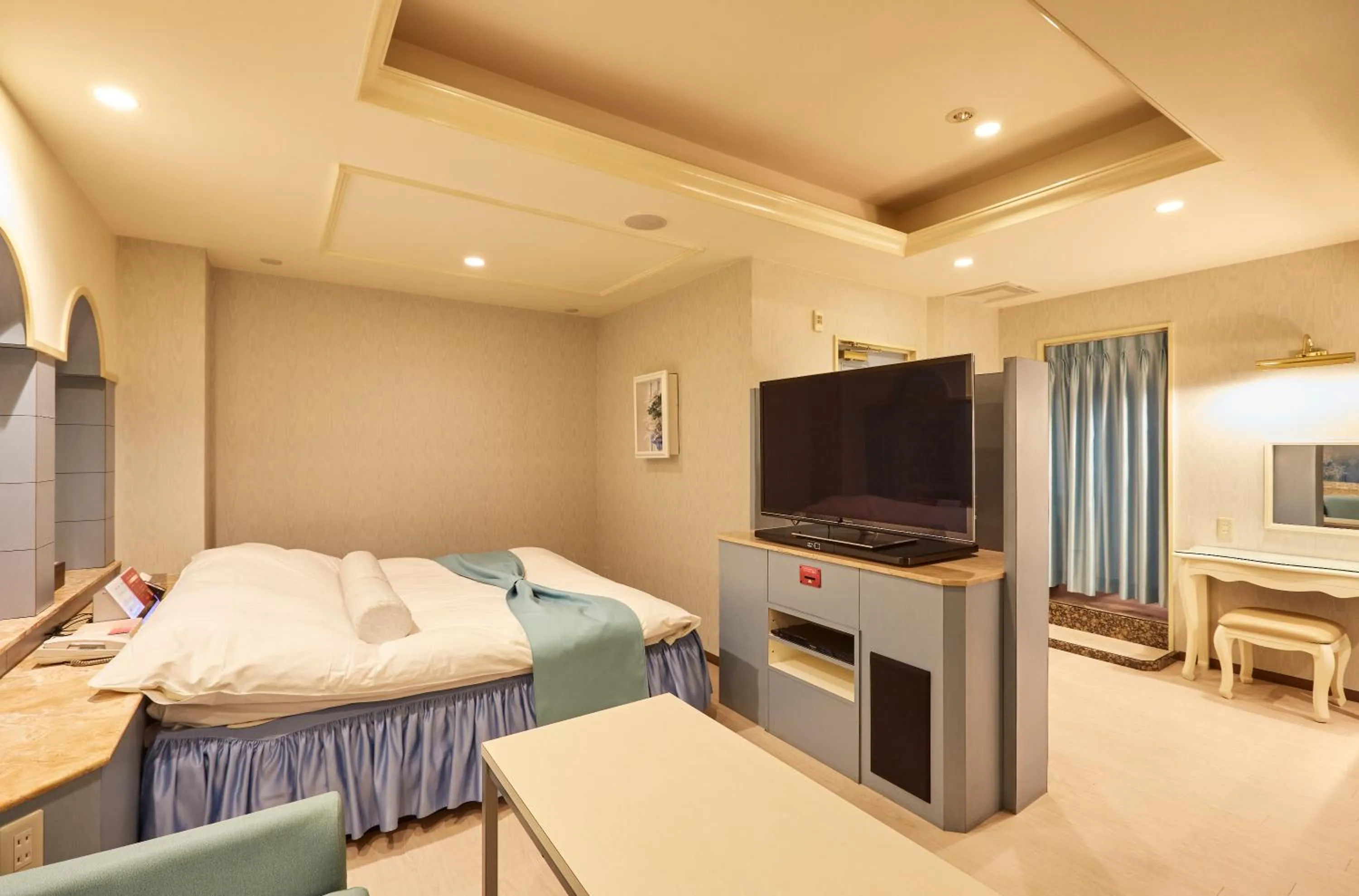 Photo of the whole room, Bed in Hotel Christmas (Leisure Hotel)