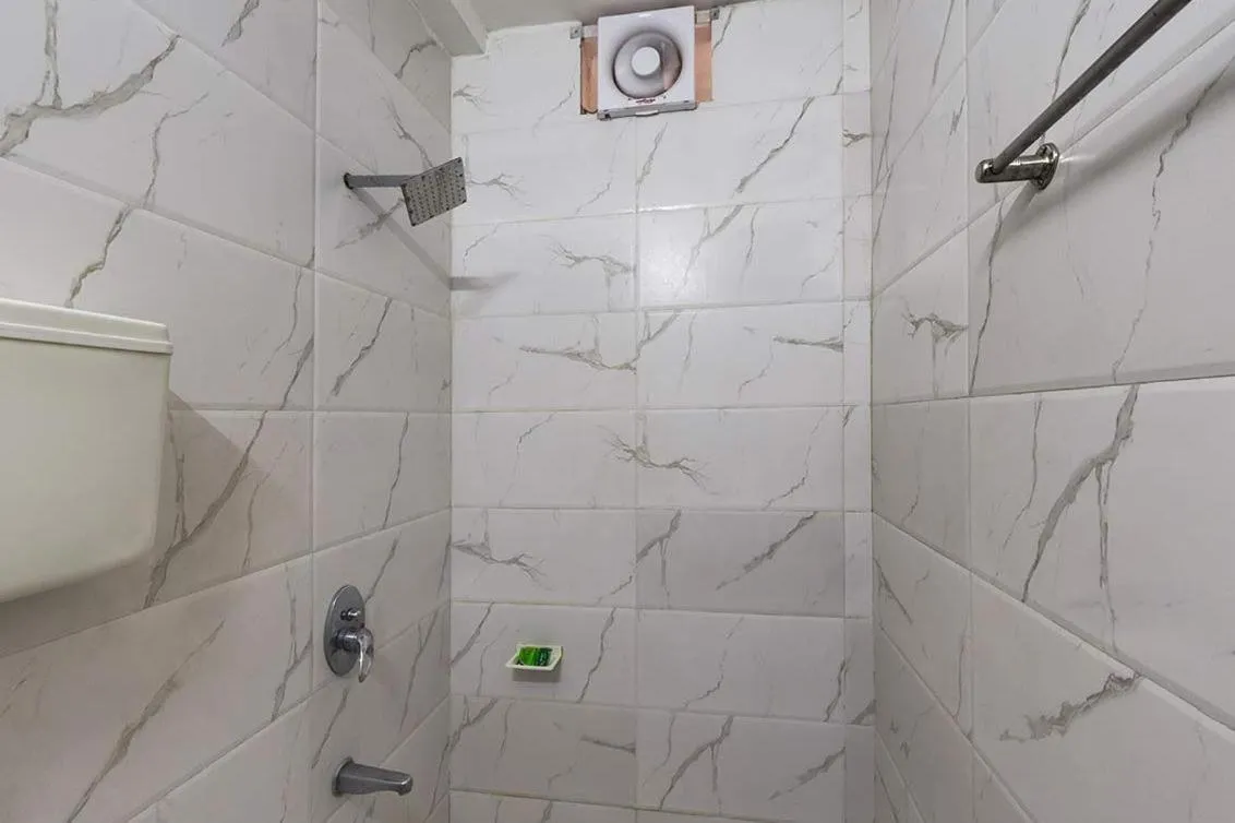 Bathroom in Hotel Sky