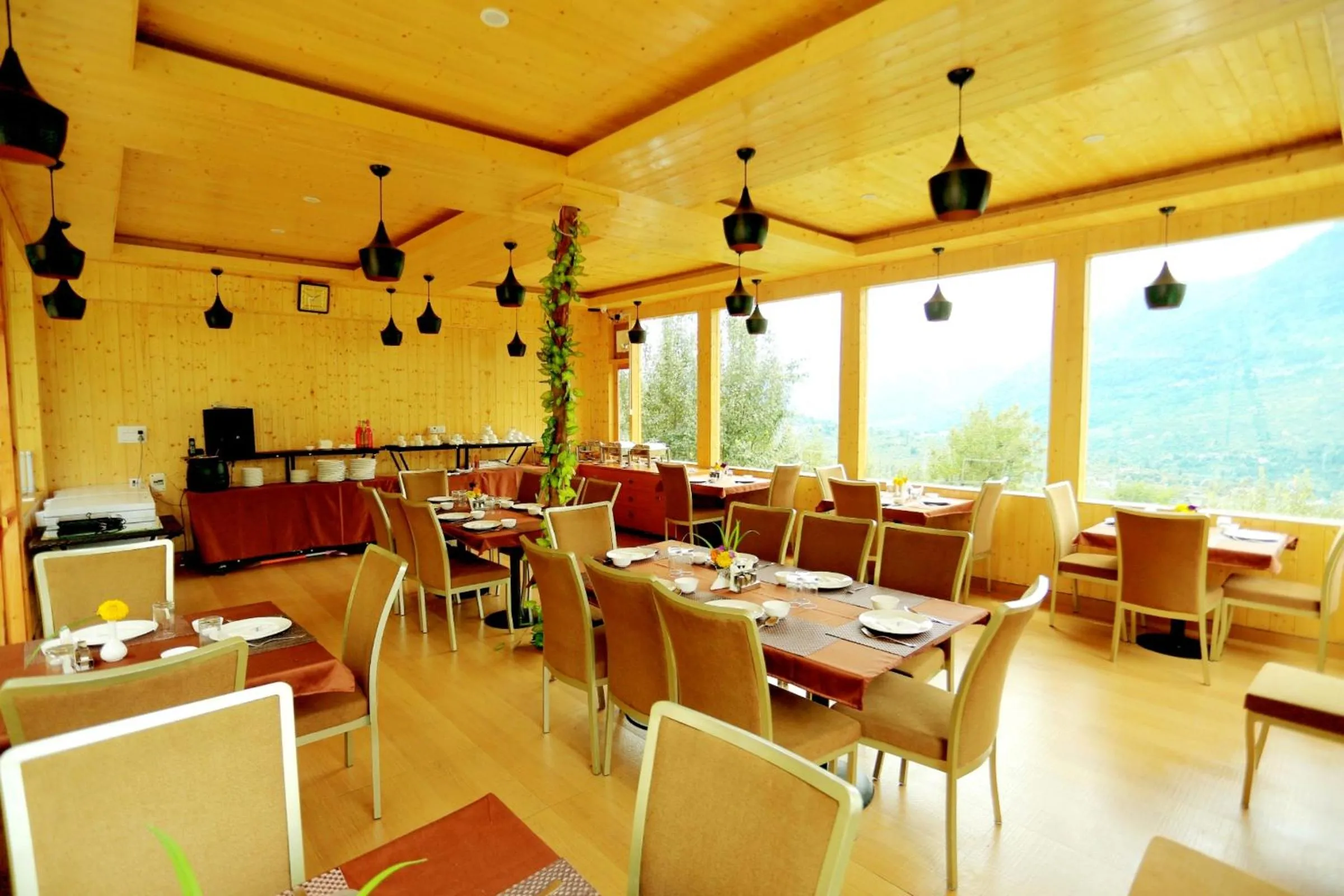 Restaurant/places to eat in Amara Resorts Manali
