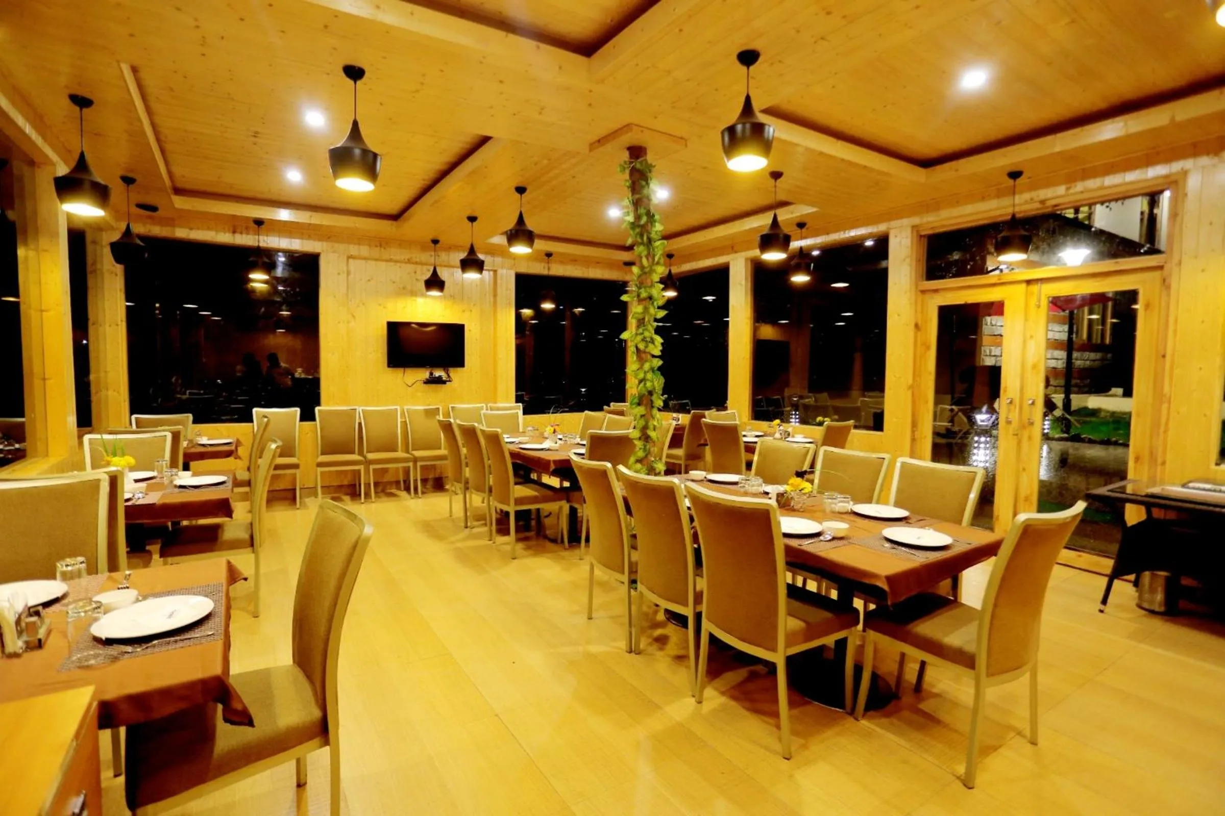 Restaurant/places to eat in Amara Resorts Manali
