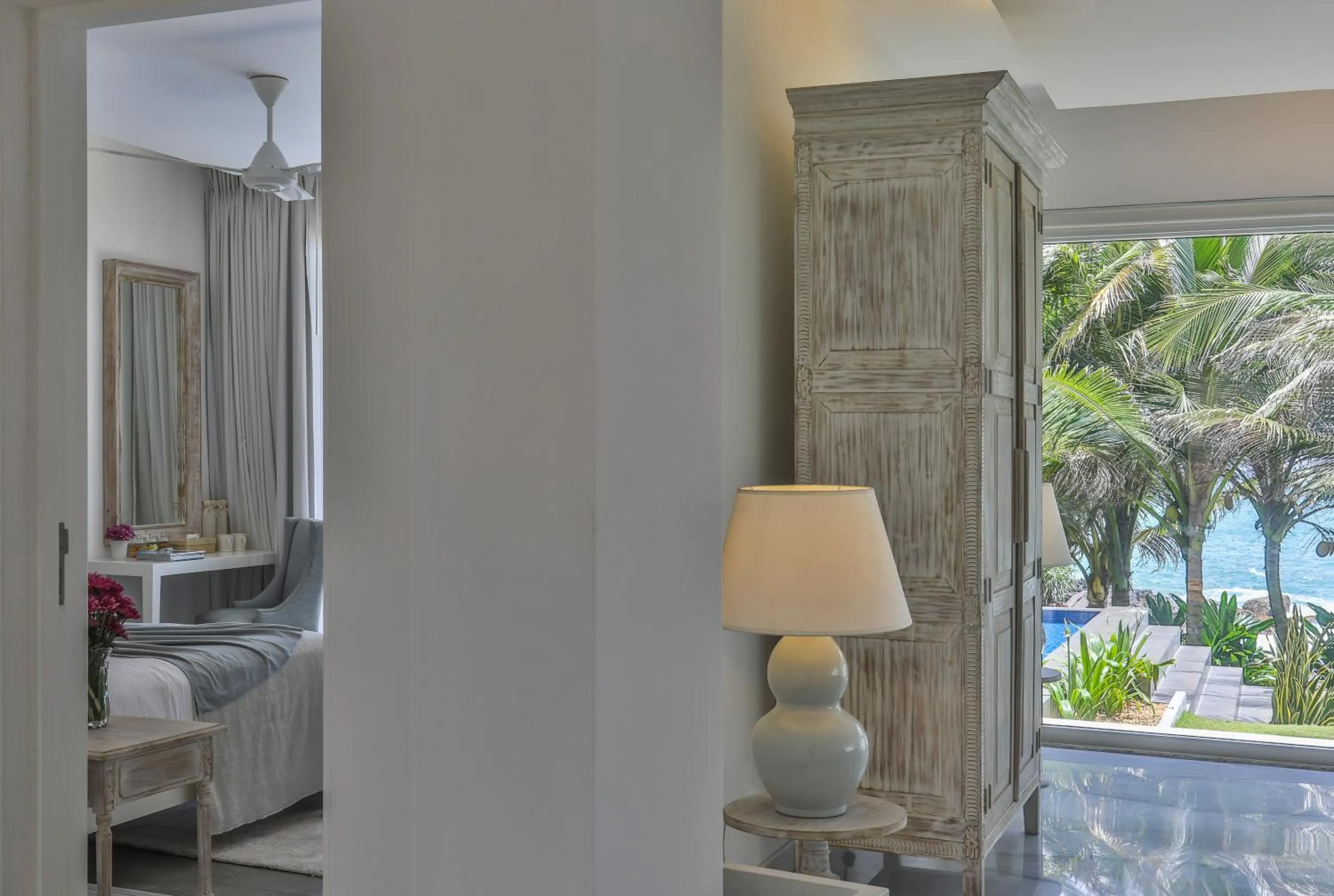 Living room, Bed in The Sandals By Edwards Collection - Balapitiya