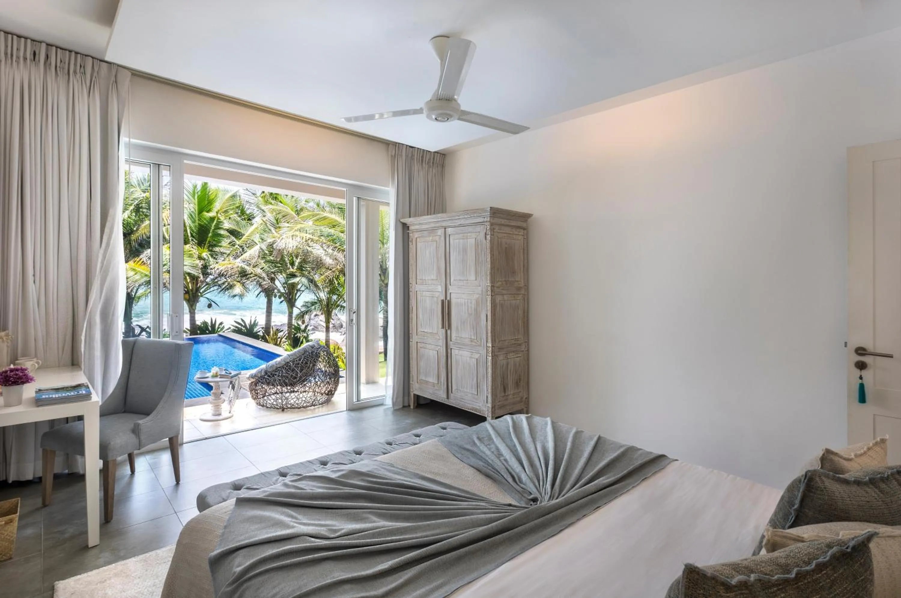 Bedroom, Bed in The Sandals By Edwards Collection - Balapitiya