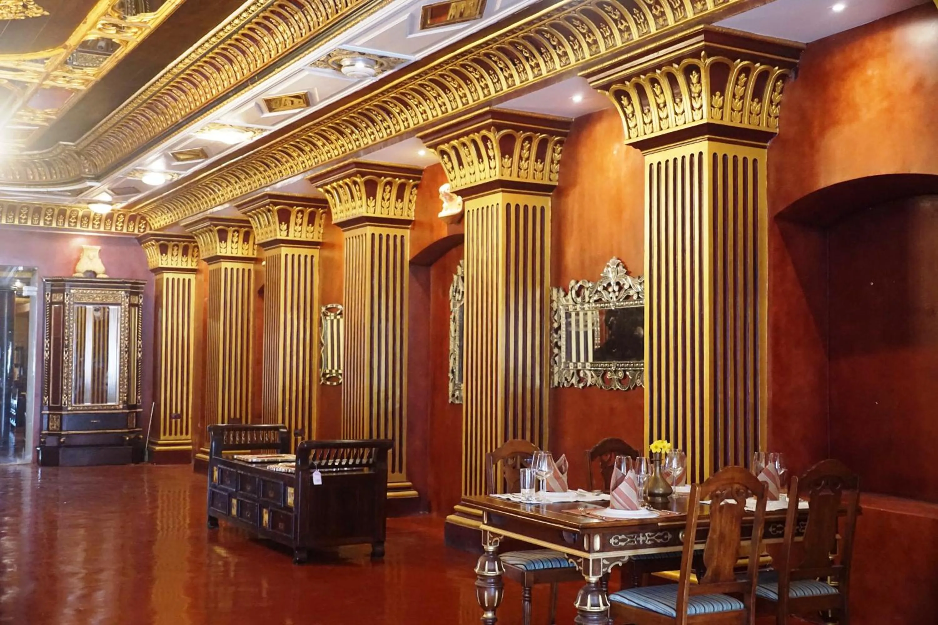 Restaurant/places to eat in Ginger House Museum Hotel