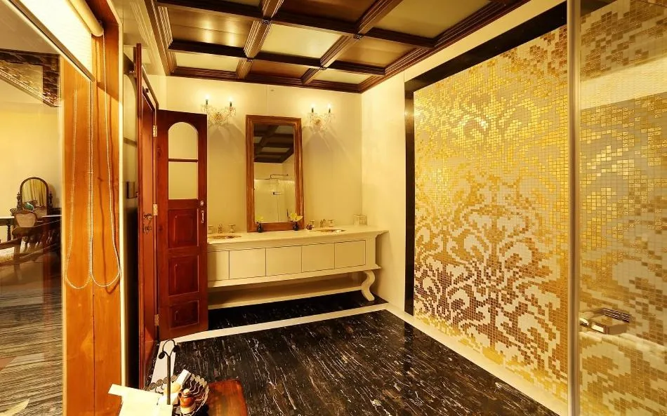 Bed in Ginger House Museum Hotel