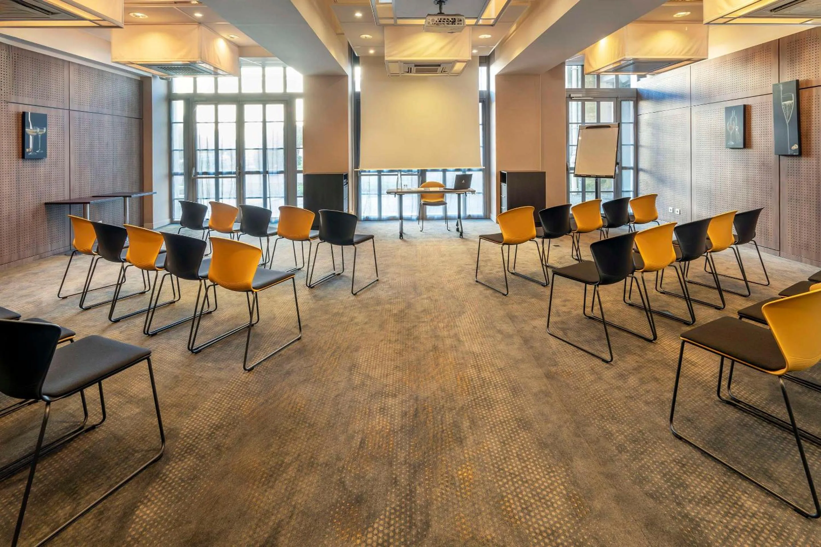 Meeting/conference room in Best Western Plus Hôtel Colbert