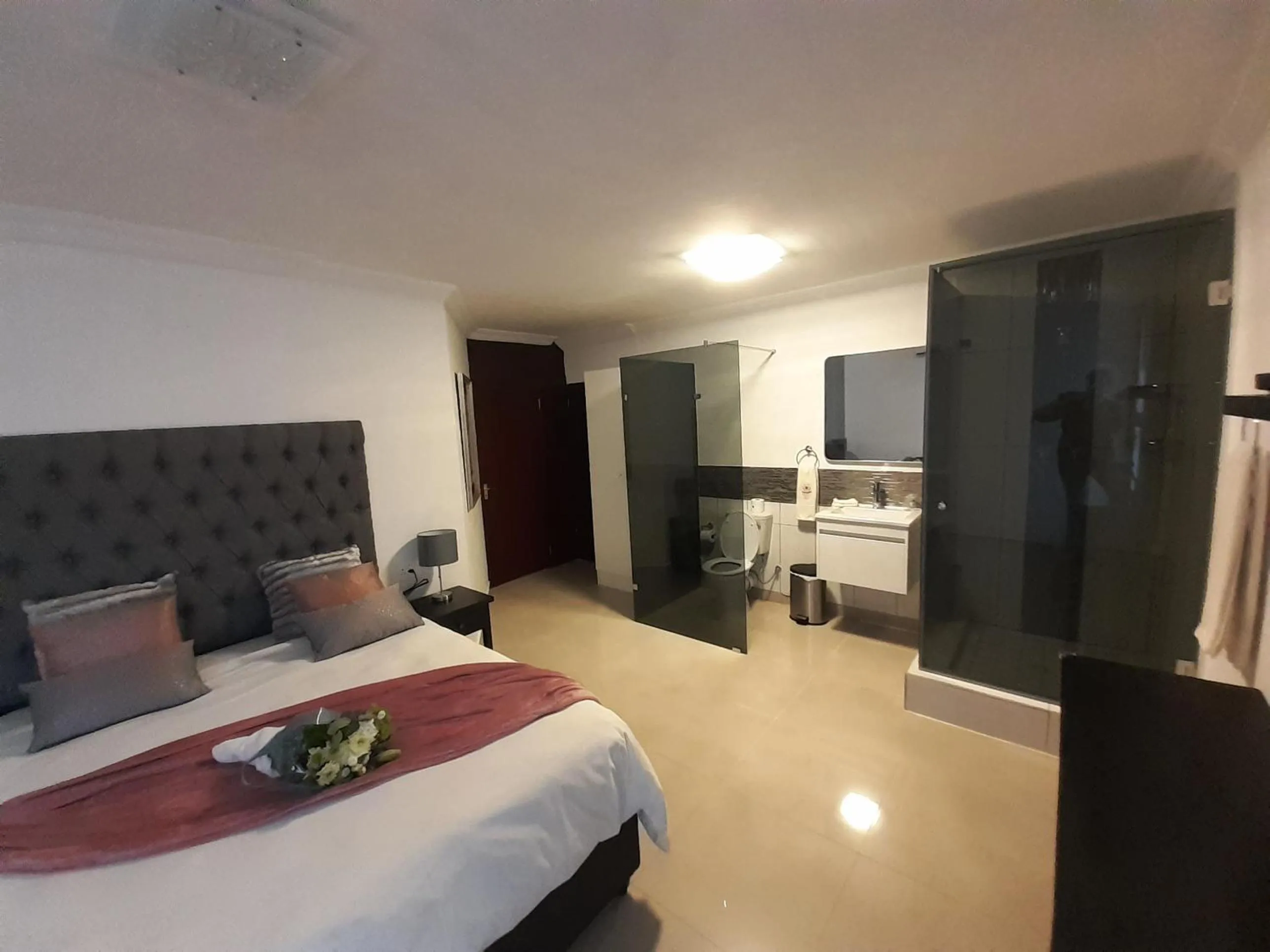 Bathroom, Bed in Ridgeworth Boutique Guesthouse